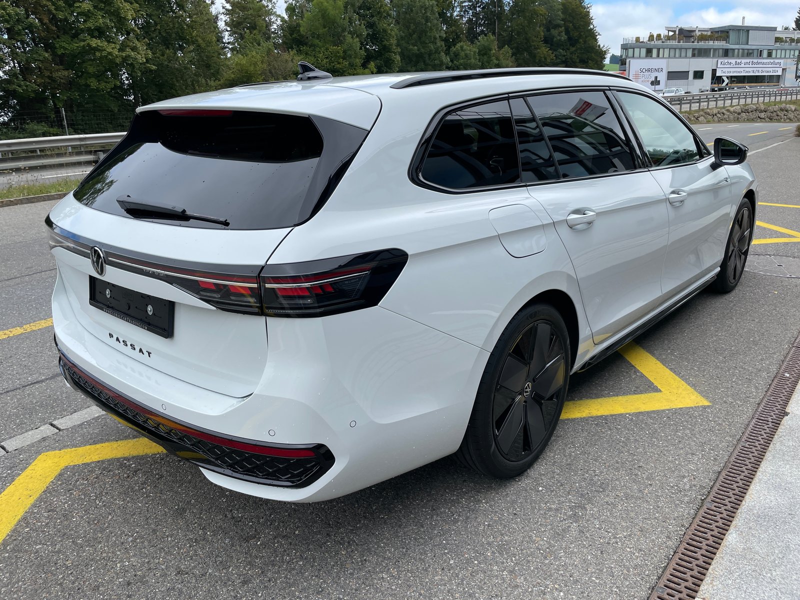 VW Passat SC 1.5 eTSI 150 DSG R-Line inkl. Park Comfort mit, Hybride Leggero Benzina/Elettrica, Auto nuove, Automatico - 5
