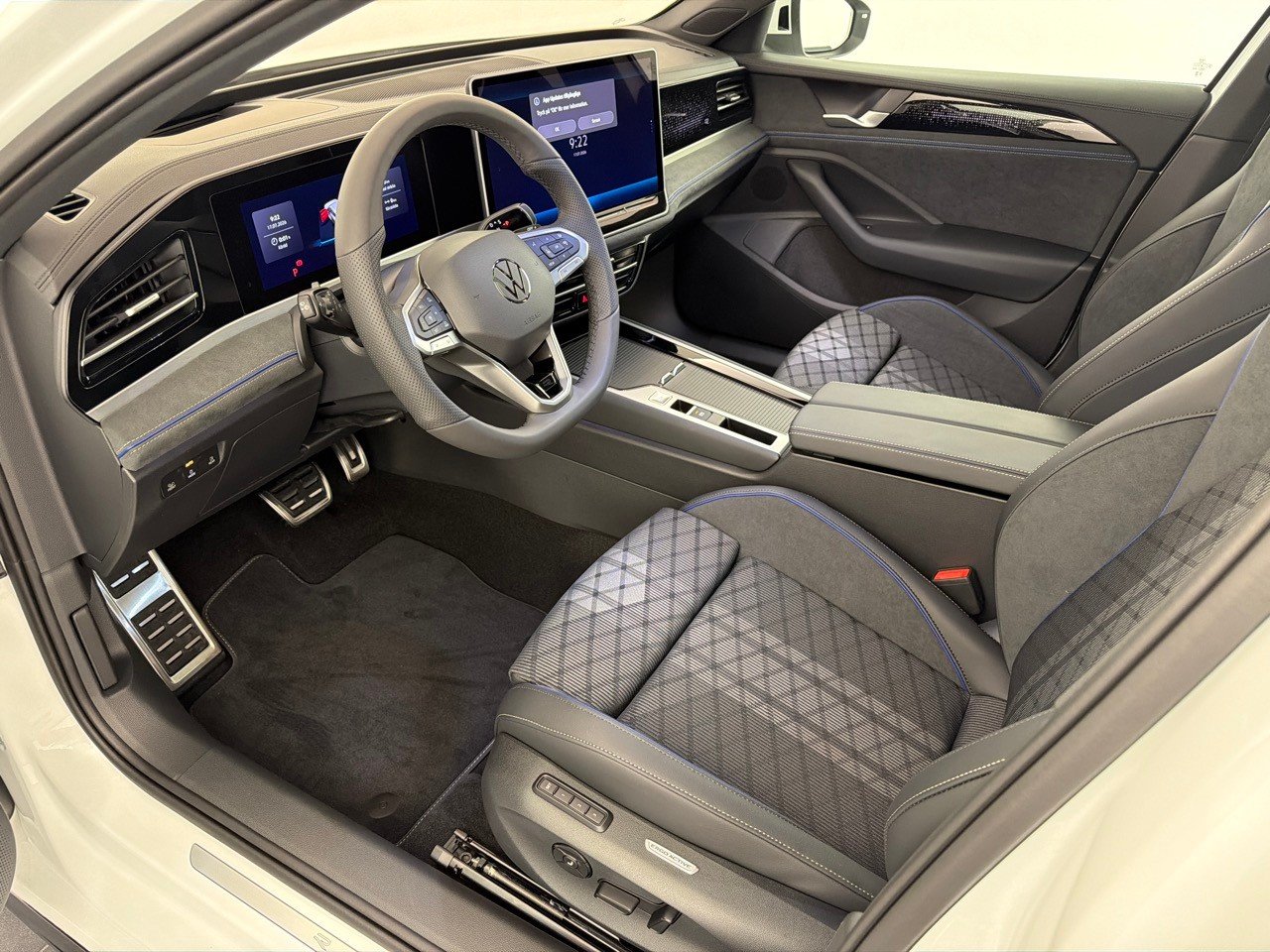 VW Passat 1.5TSI PHEV R-Line, Hybride Rechargeable Essence/Électricité, Voiture nouvelle, Automatique - 5
