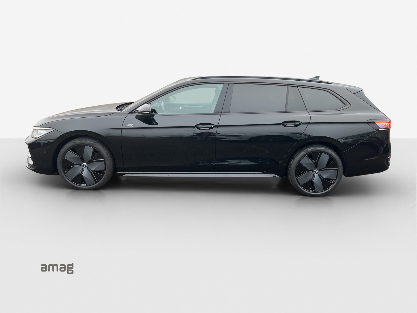 VW Passat Var 2.0 R-Line 4M, Benzin, Occasion / Gebraucht, Automat - 2