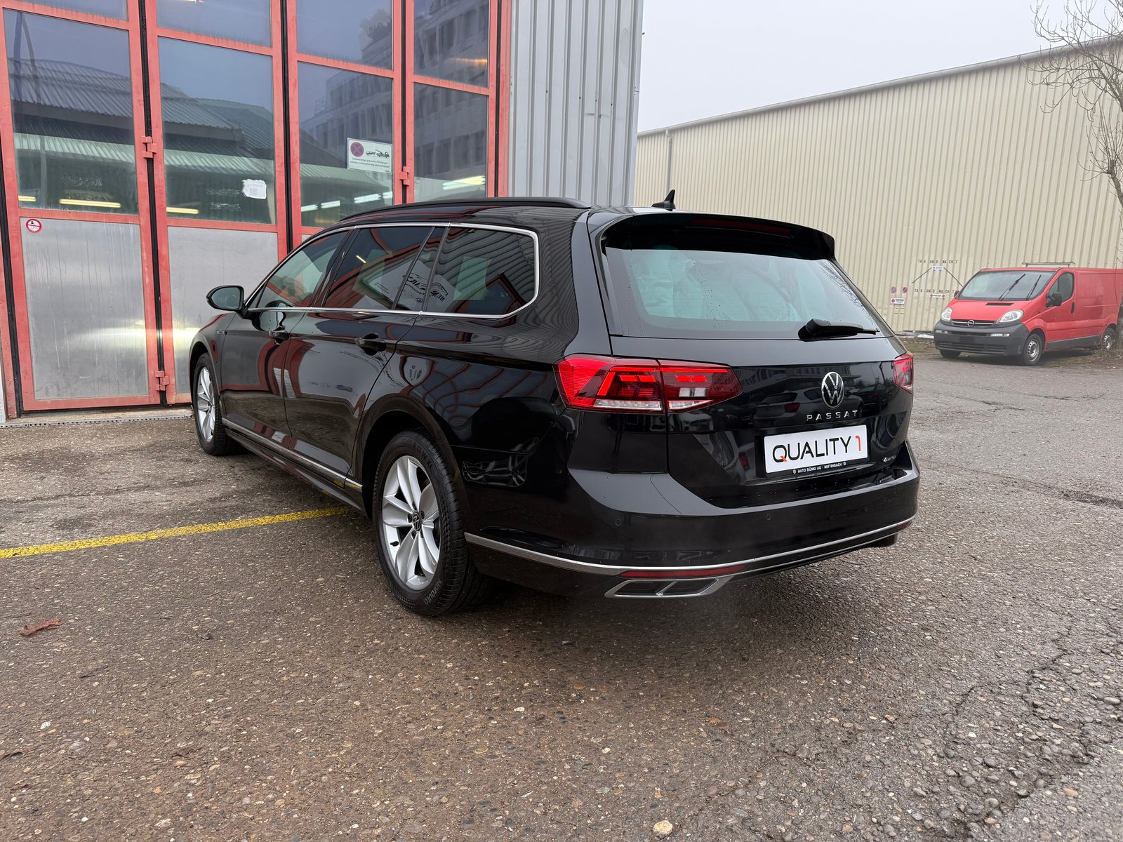 VW Passat 2.0 TDI BMT Business R-Line 4Motion DSG 200PS, Diesel, Second hand / Used, Automatic - 6