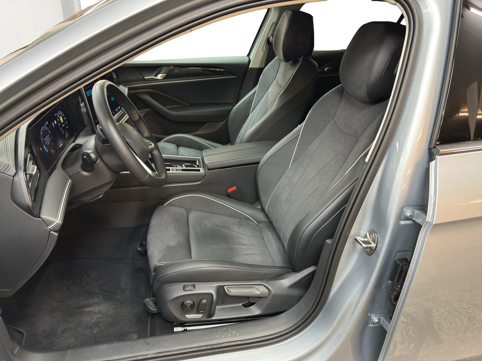 VW Passat Variant 1.5 TSI Business DSG, Hybride Léger Essence/Électricité, Occasion / Utilisé, Automatique - 7