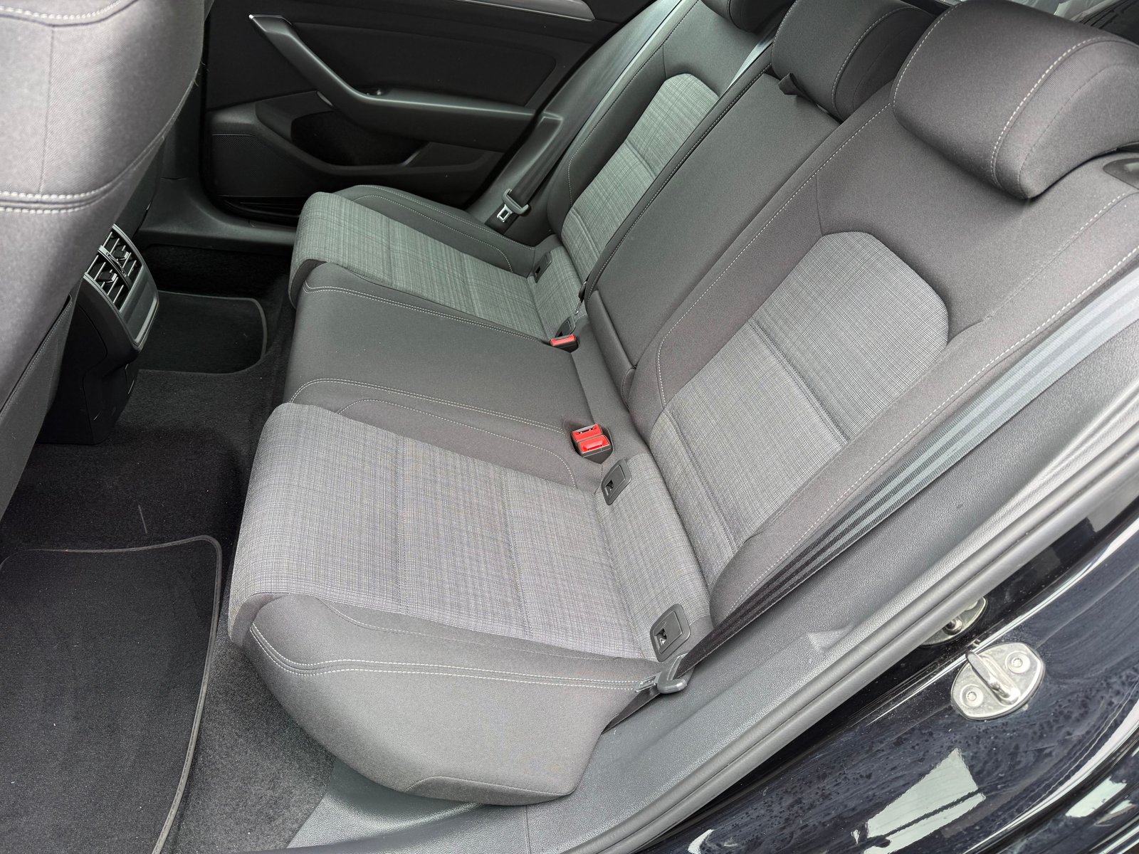 VW Passat 2.0 TDI BMT Business DSG, Diesel, Occasion / Utilisé, Automatique - 5