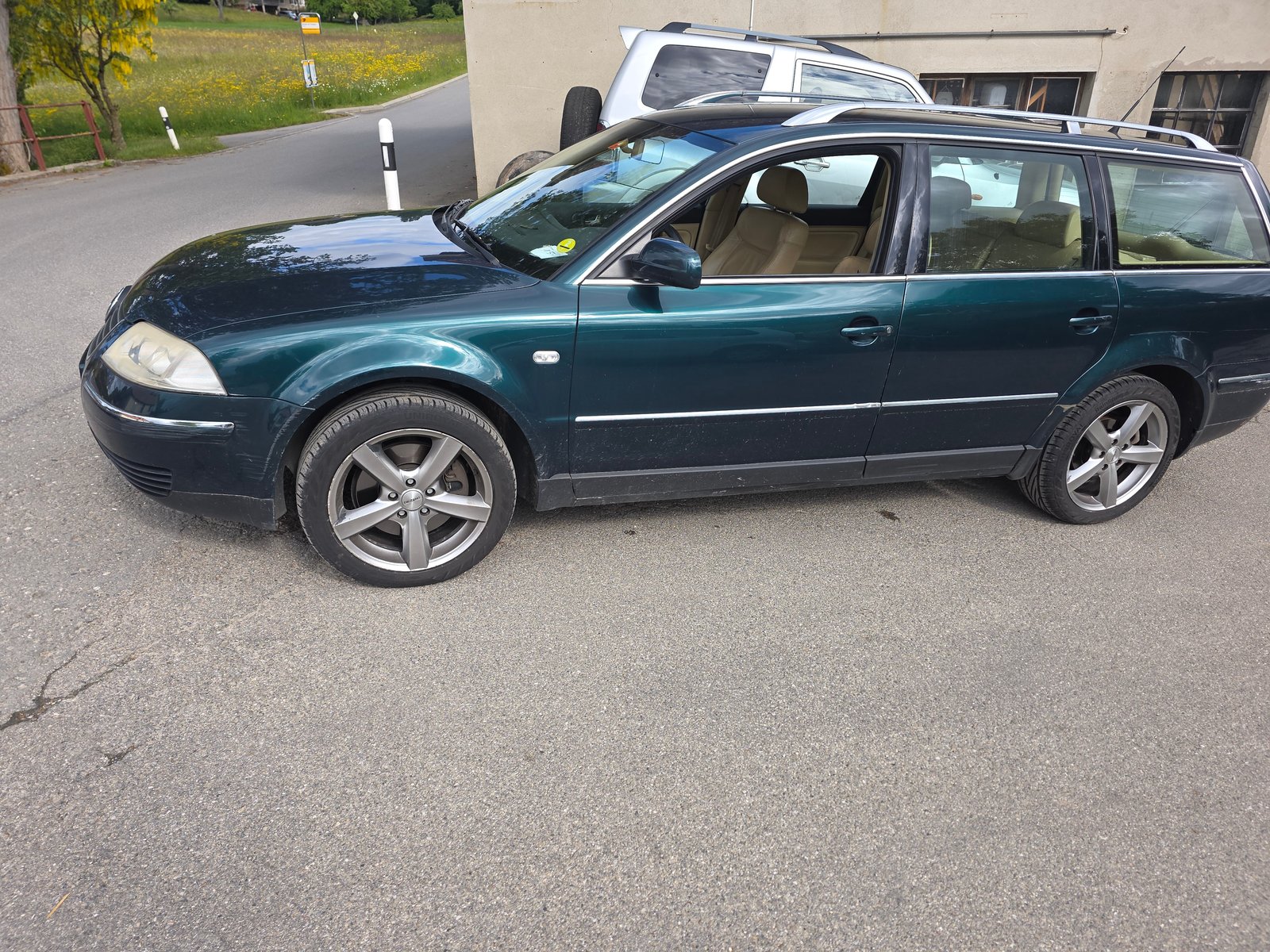 VW PASSAT, Petrol, Second hand / Used, Automatic - 4