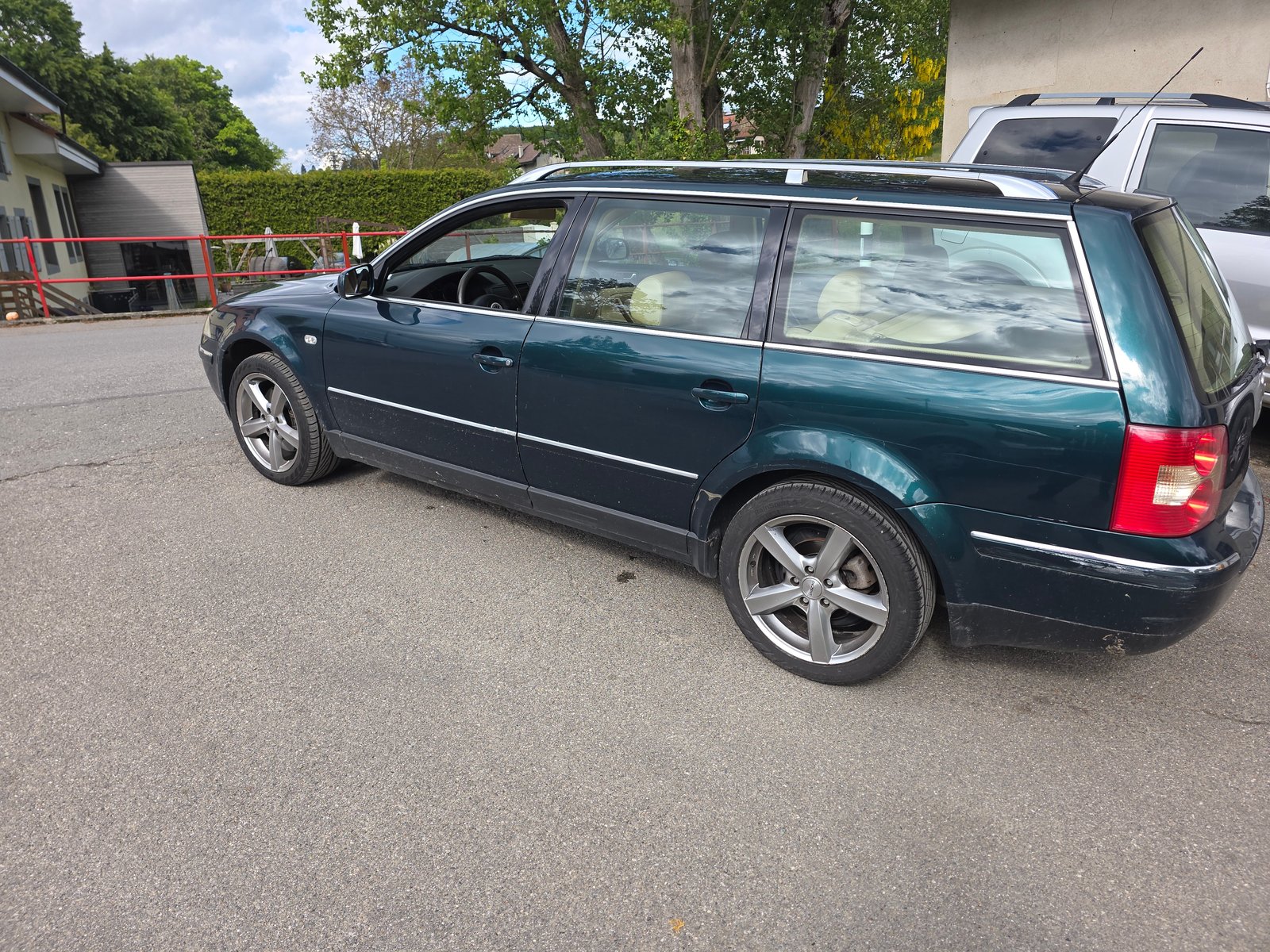 VW PASSAT, Petrol, Second hand / Used, Automatic - 5