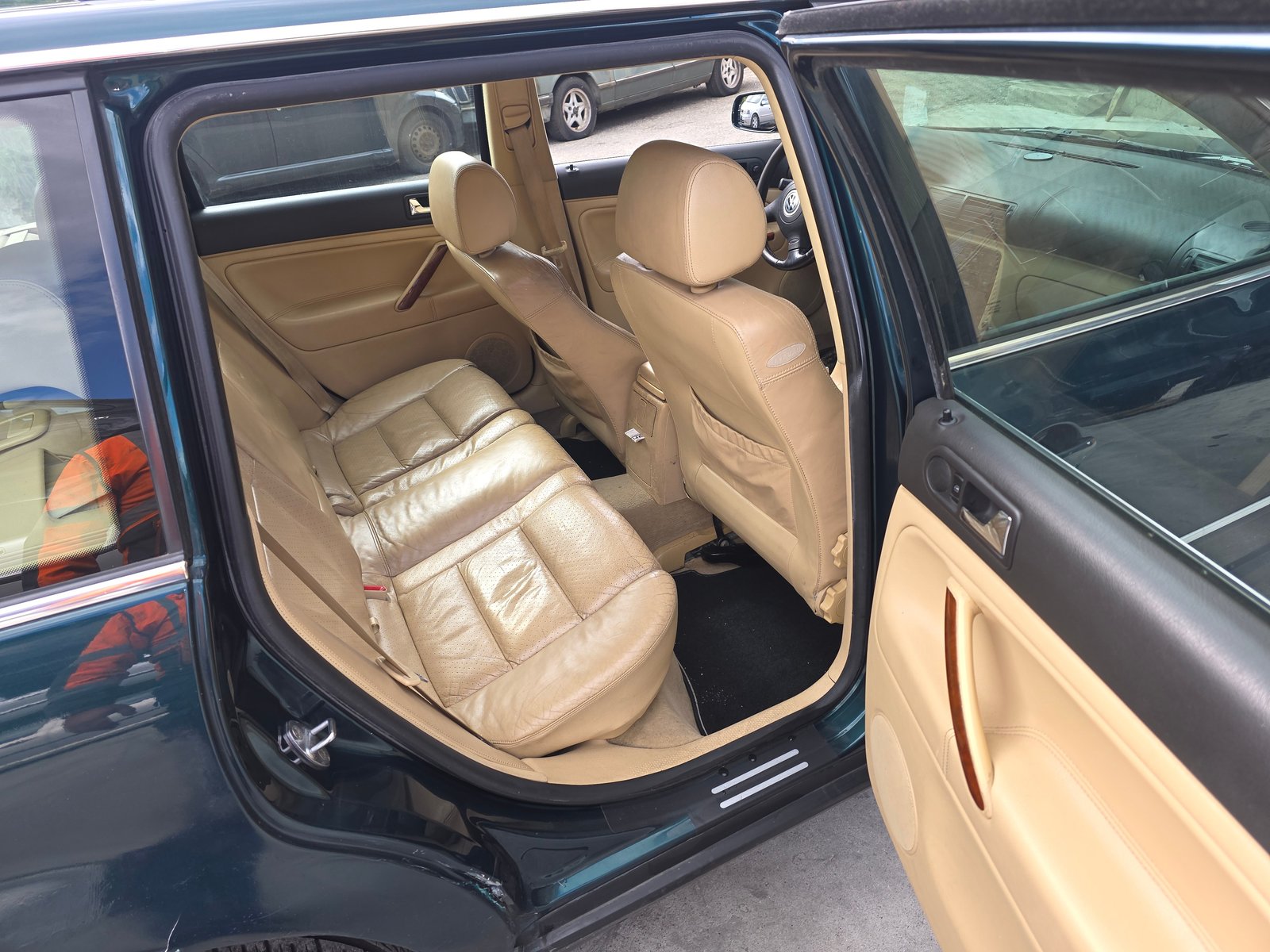 VW PASSAT, Petrol, Second hand / Used, Automatic - 6