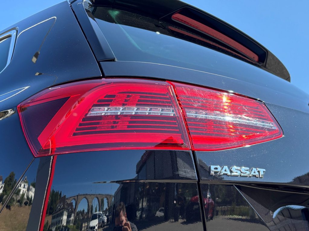 VW PASSAT Var. 2.0 TDI DSG 4Motion R-Line, Diesel, Occasion / Gebraucht, Automatik - 6
