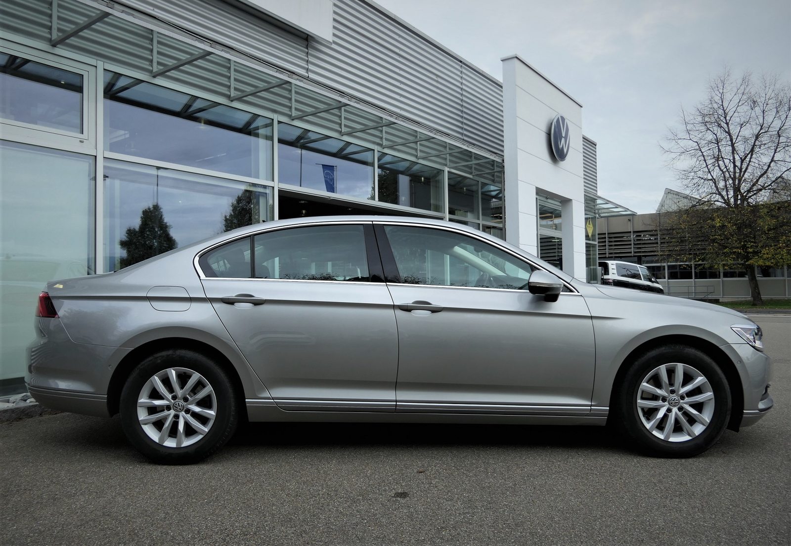 VW NEW Passat Limousine Comfortline, Essence, Occasion / Utilisé, Automatique - 3