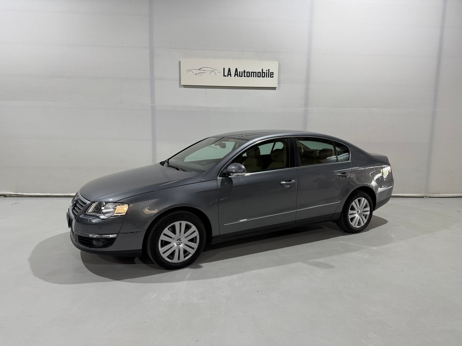 VW Passat 2.0 FSI Highline, Benzina, Occasioni / Usate, Automatico - 2