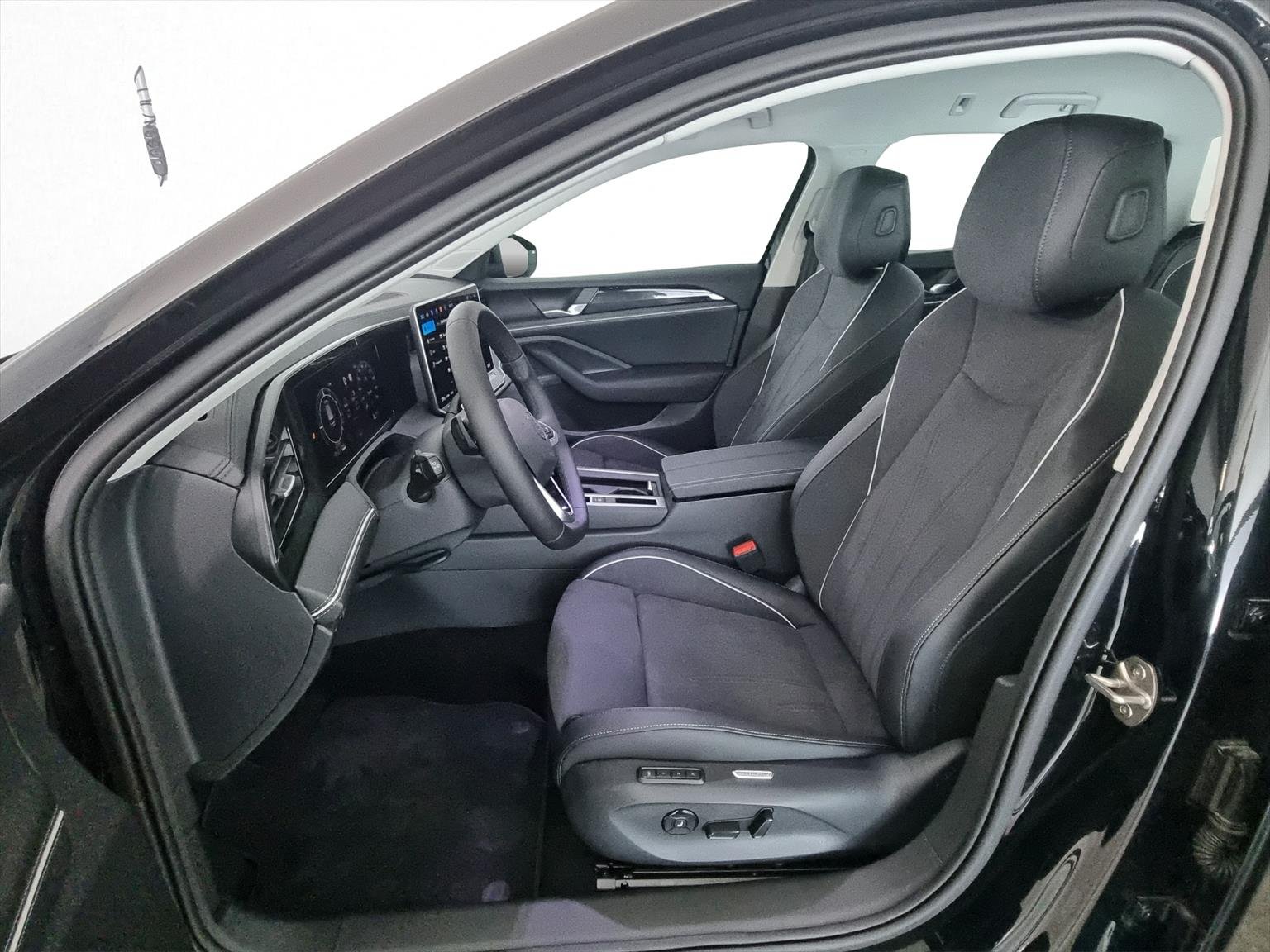 VW Passat Variant 1.5 TSI evo2 Plug-In- Hybrid Busine, Plug-in-Hybrid Benzina/Elettrica, Auto a km zero, Automatico - 7