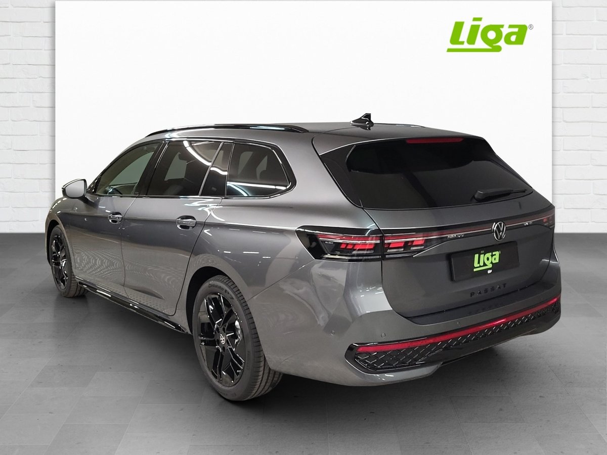 VW Passat Variant 2.0 TSI R-Line DSG 4moti, Benzina, Auto nuove, Automatico - 4