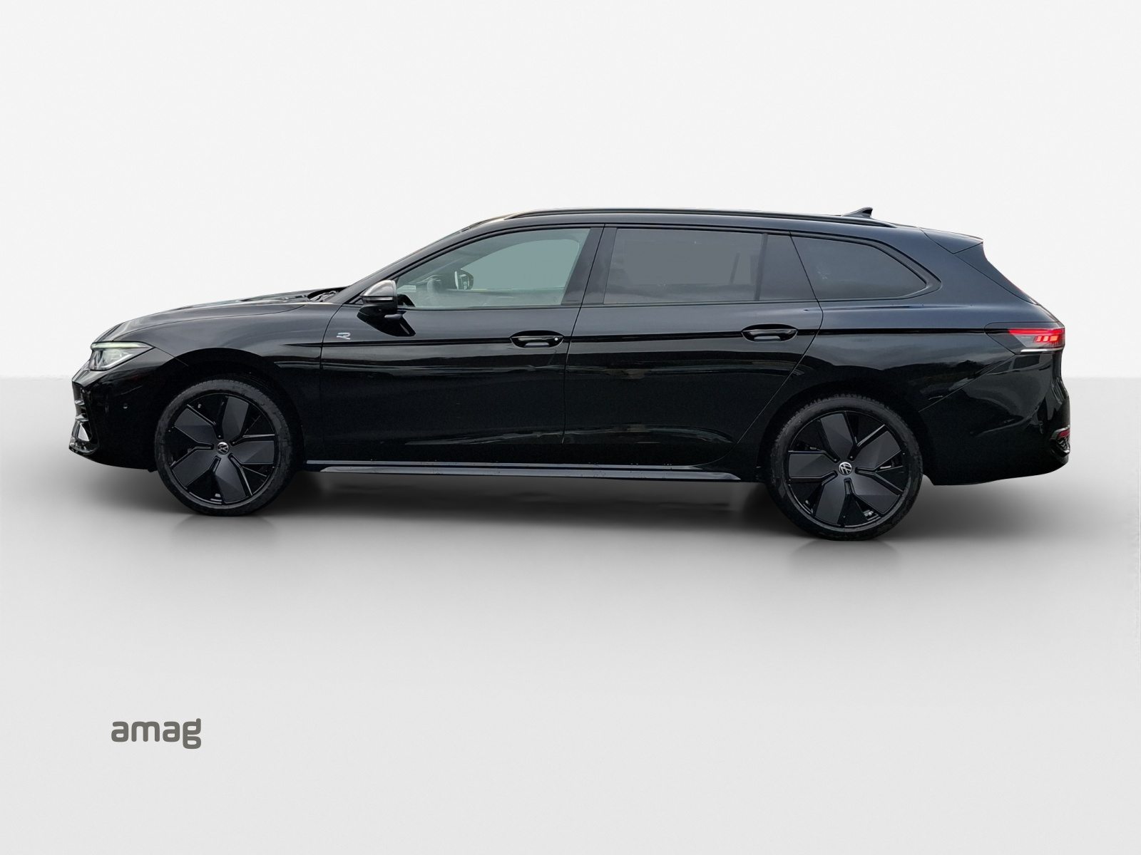 VW Passat Variant R-Line, Petrol, New car, Automatic - 2