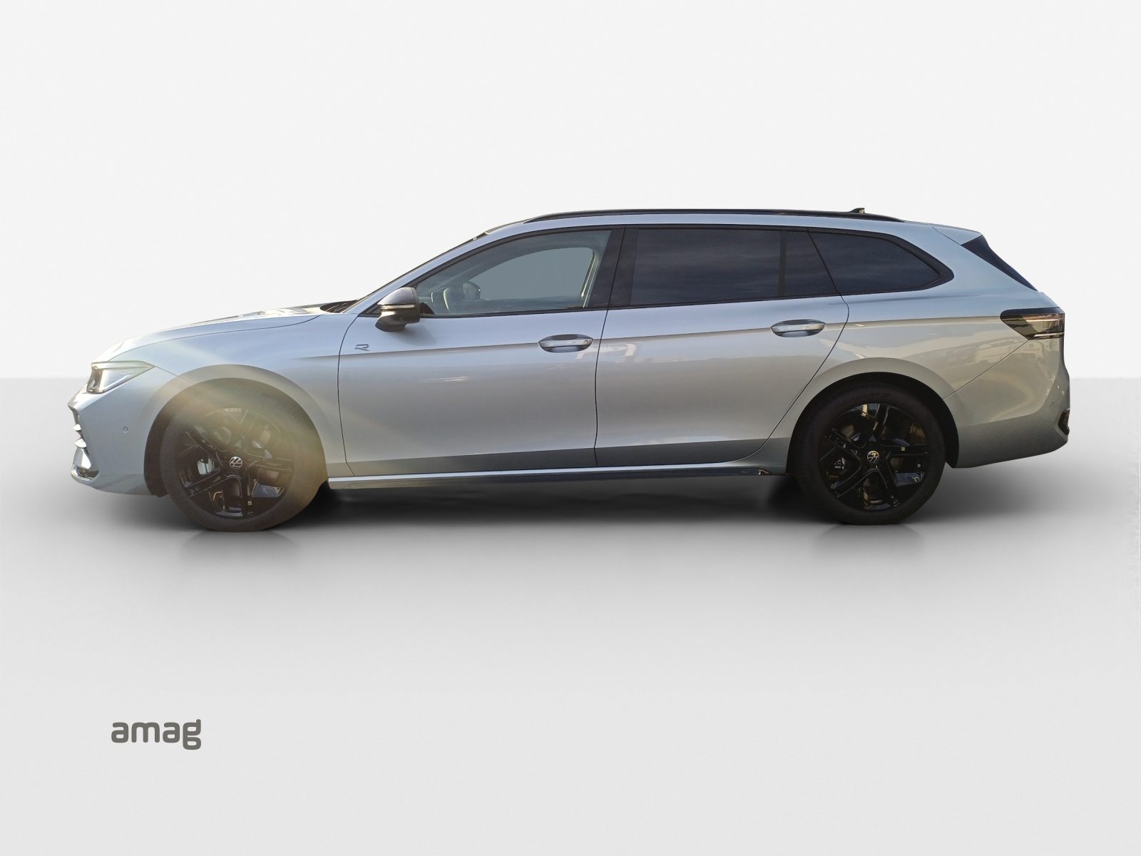 VW Passat Variant R-Line, Petrol, New car, Automatic - 2