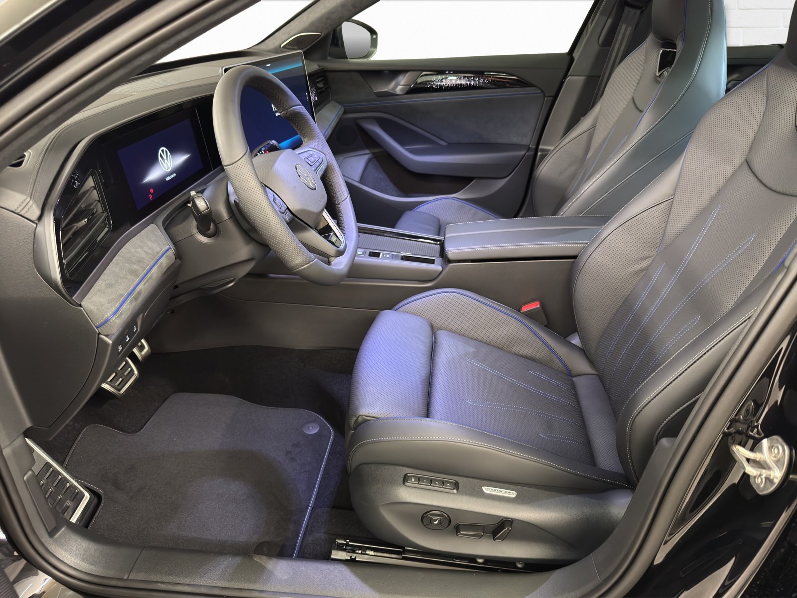 VW Passat Variant 2.0 TSI R-Line DSG 4motion, Benzin, Neuwagen, Automatik - 7
