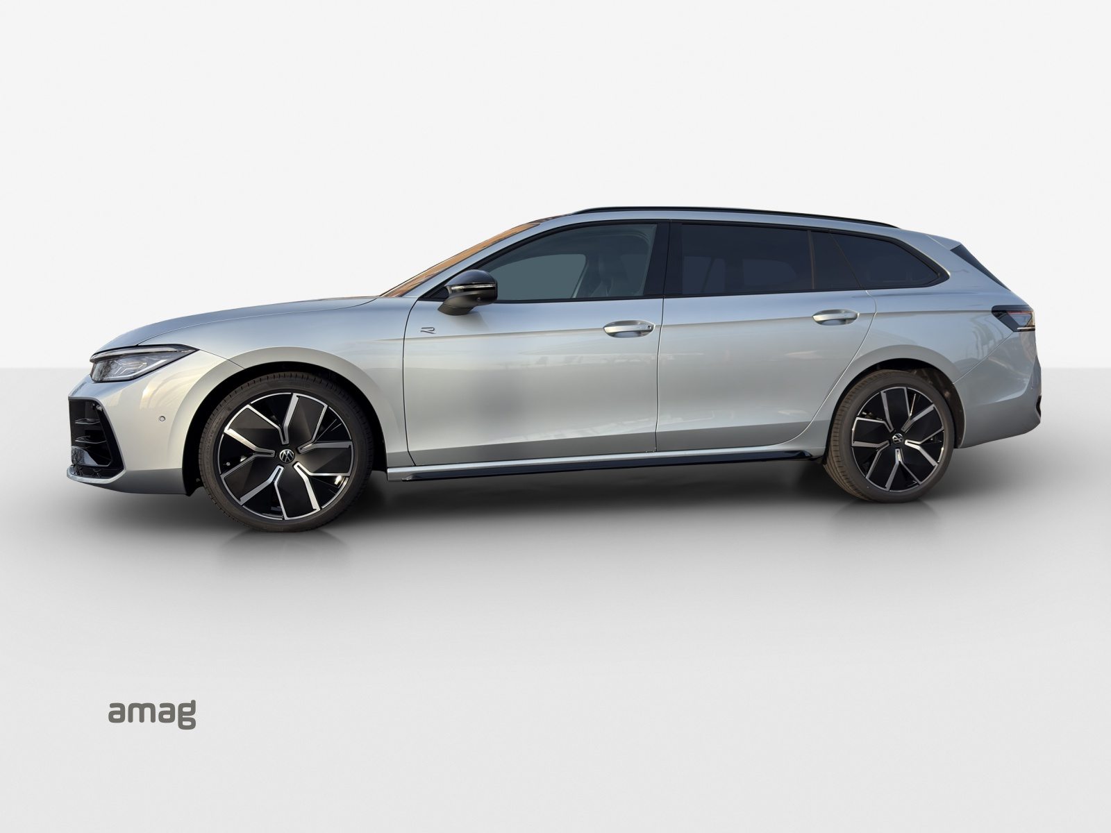 VW Passat Variant R-Line, Benzin, Neuwagen, Automatik - 2