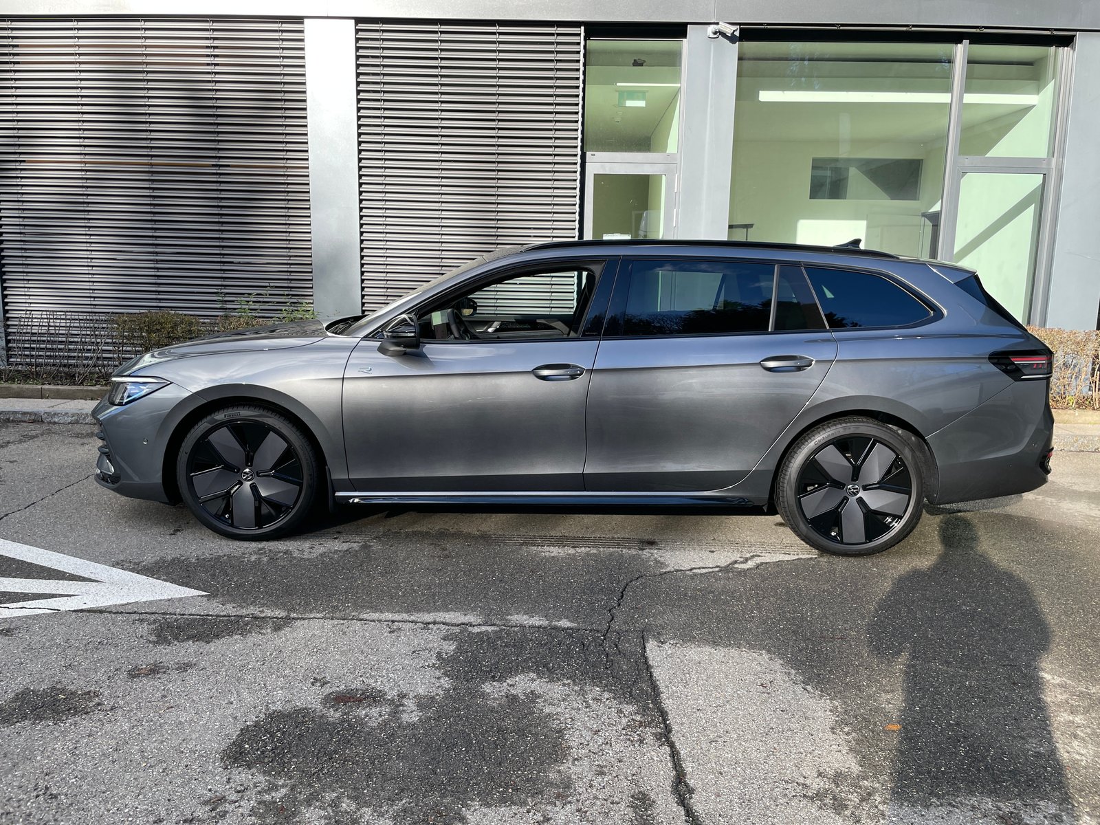 VW Passat Variant 1.5eTSI R-Line DSG, Petrol, New car, Automatic - 2