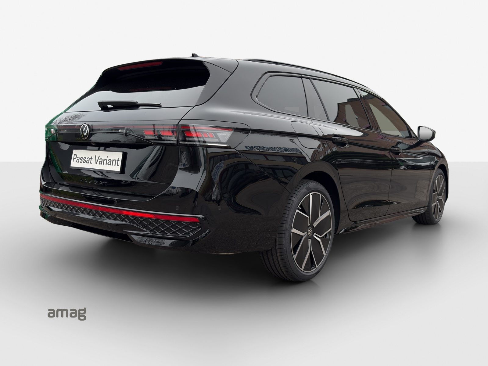 VW Passat Variant R-Line, Benzin, Neuwagen, Automatik - 5