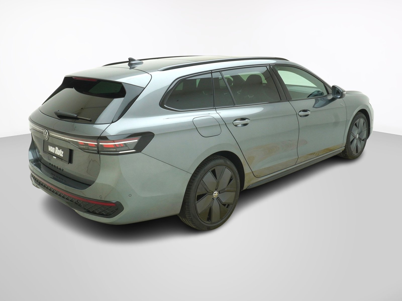 VW Passat Variant 2.0 TSI R-Line 4Motion DSG, Petrol, New car, Automatic - 5