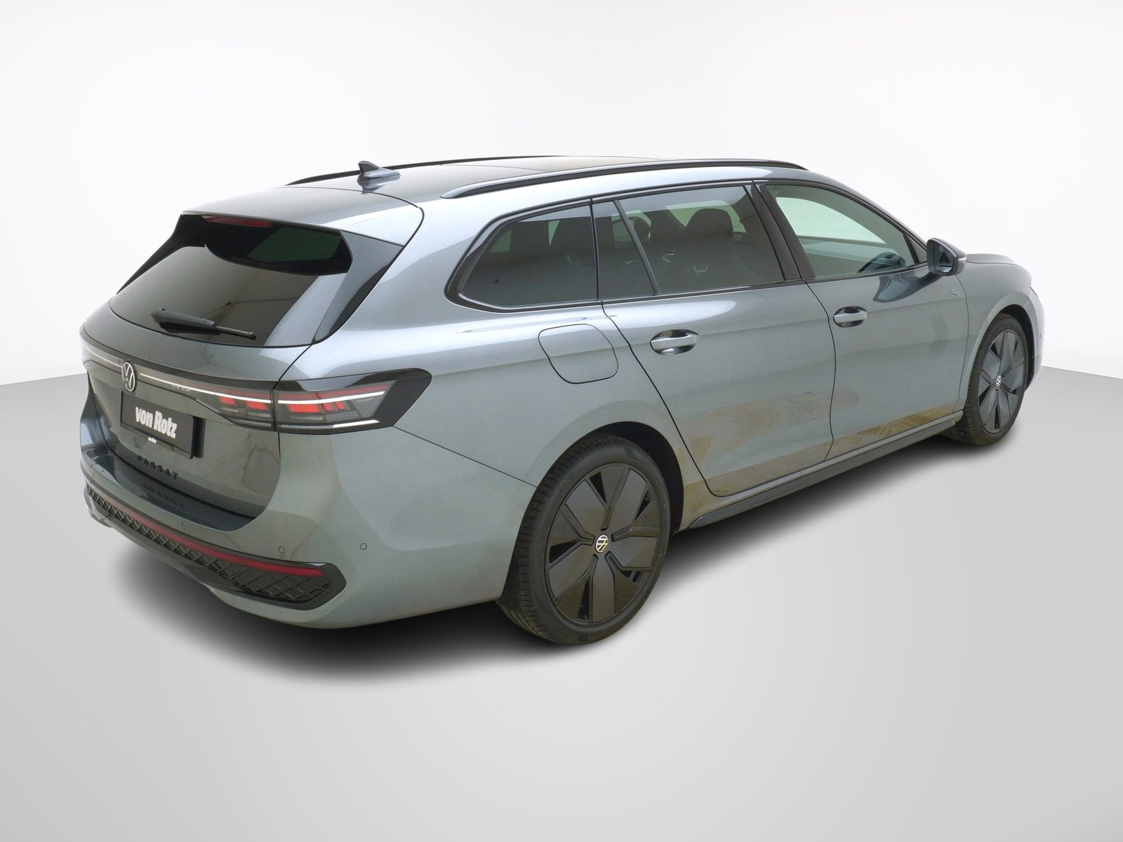 VW Passat Variant 2.0 TSI R-Line 4Motion DSG, Petrol, New car, Automatic - 6
