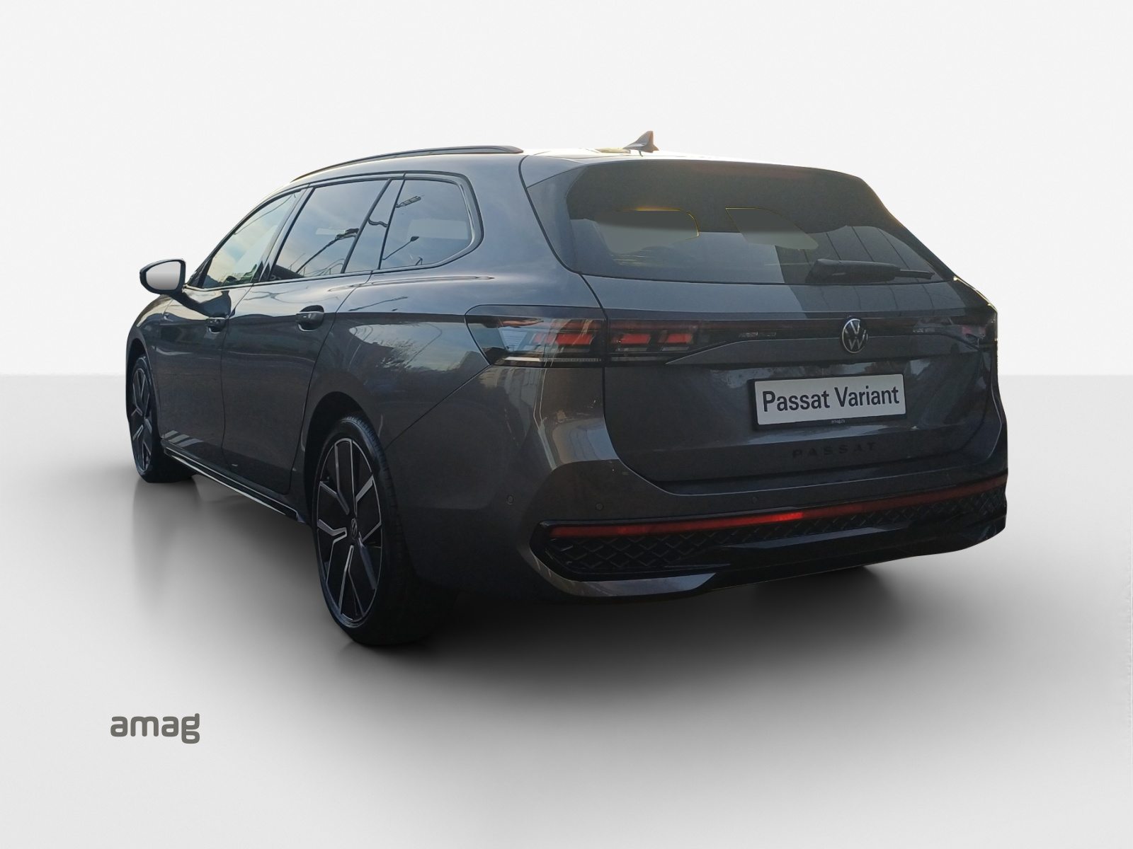 VW Passat Variant R-Line, Petrol, New car, Automatic - 3