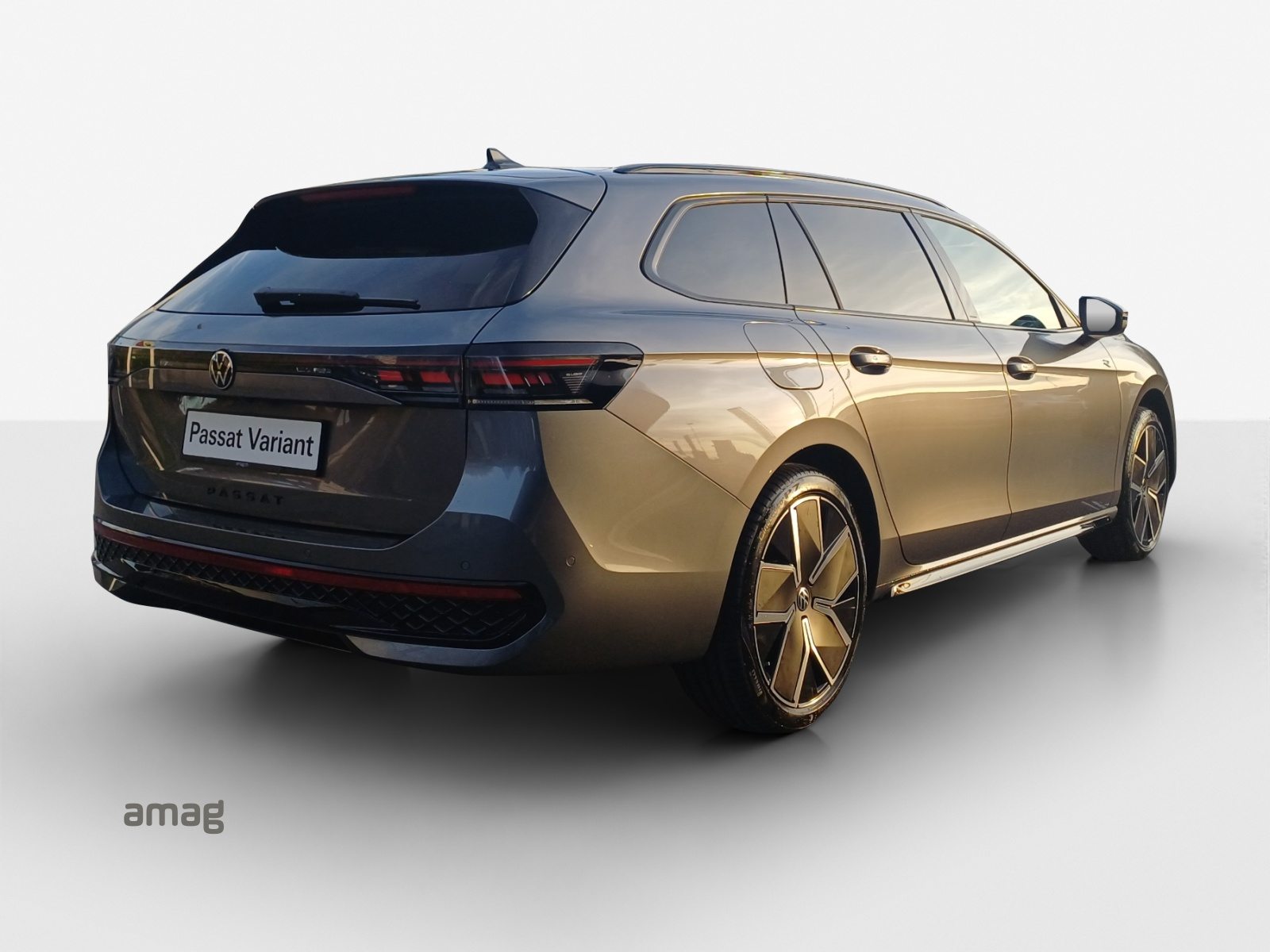 VW Passat Variant R-Line, Petrol, New car, Automatic - 5