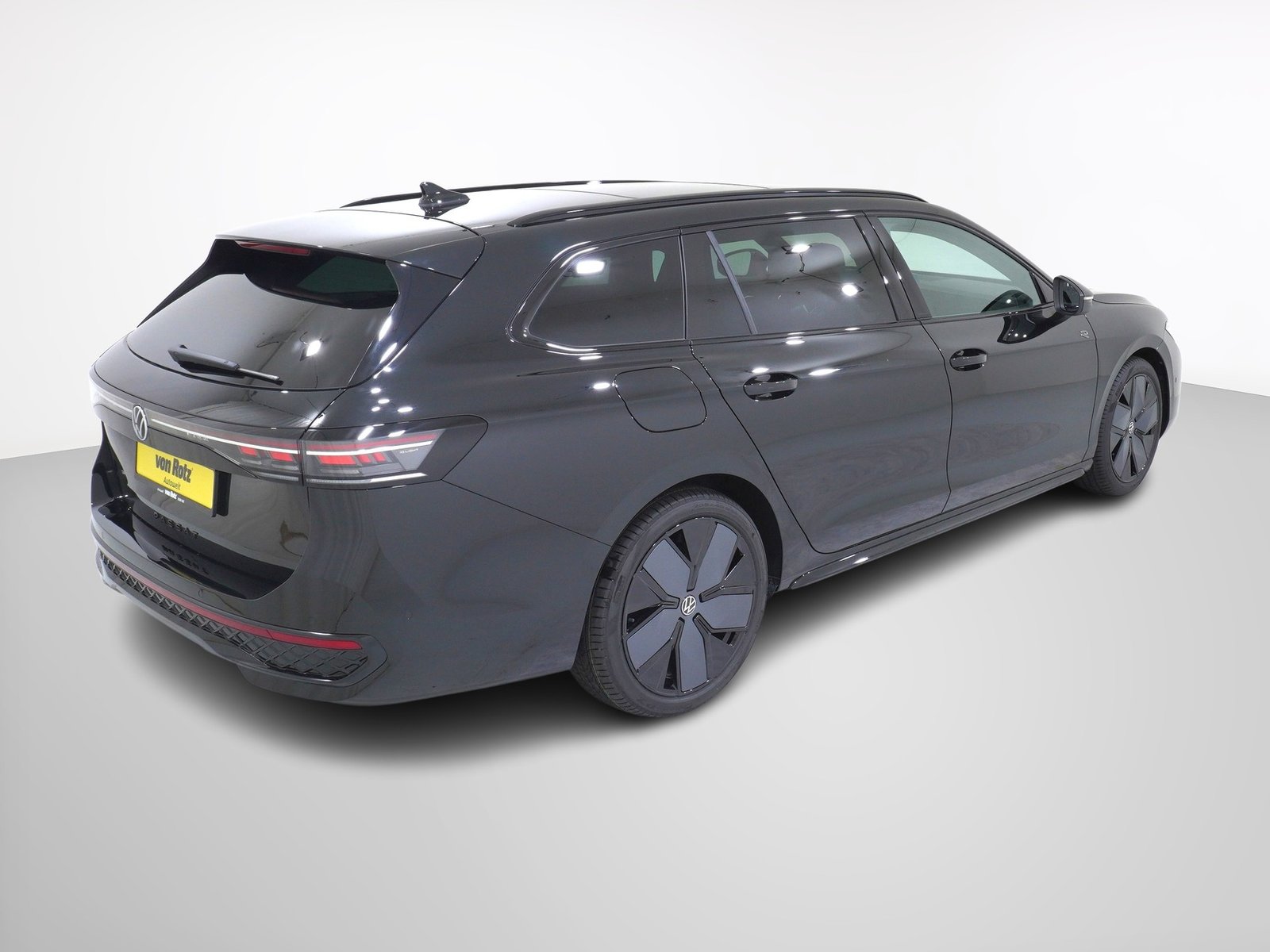 VW Passat Variant 2.0 TSI R-Line 4Motion DSG, Petrol, New car, Automatic - 6