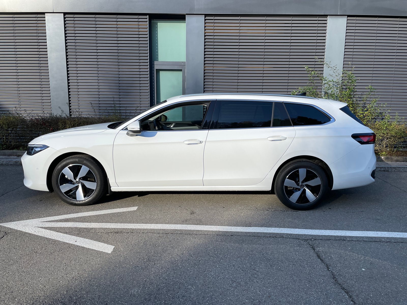 VW Passat Variant 2.0 TDI evo Business 4 Motion DSG, Diesel, New car, Automatic - 2