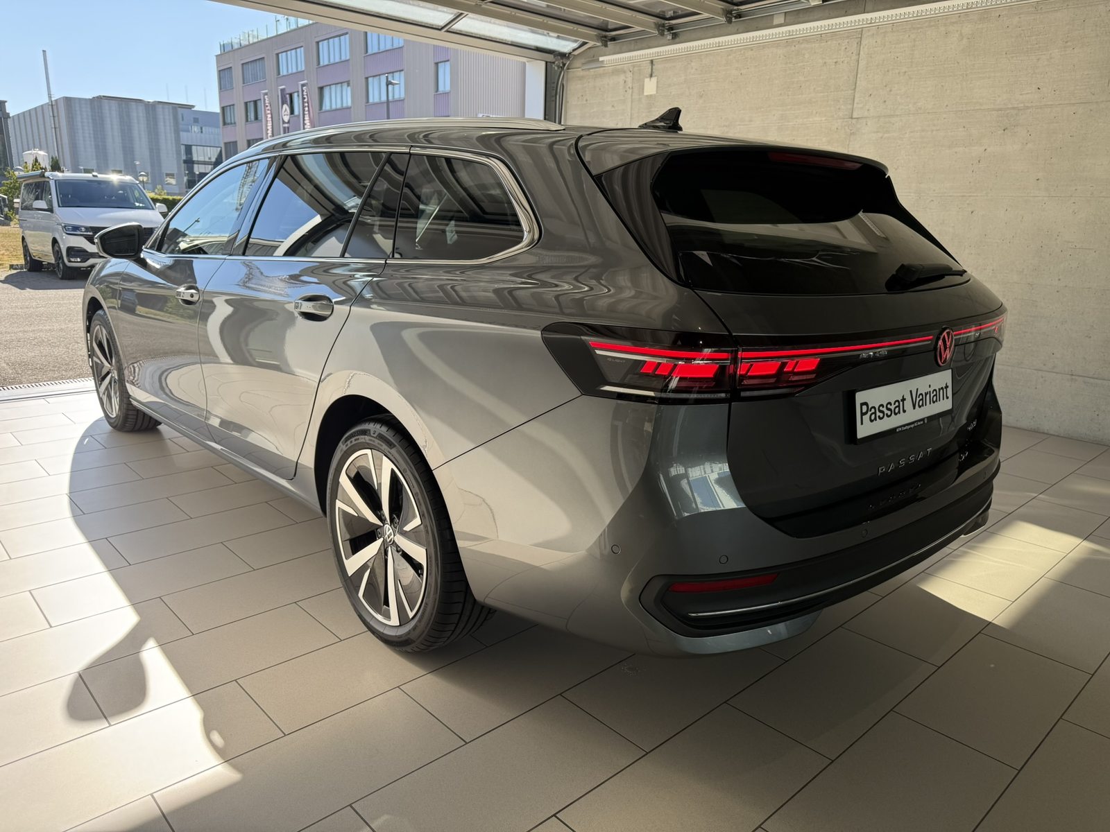 VW Passat Variant Business, Benzin, Neuwagen, Automatik - 4