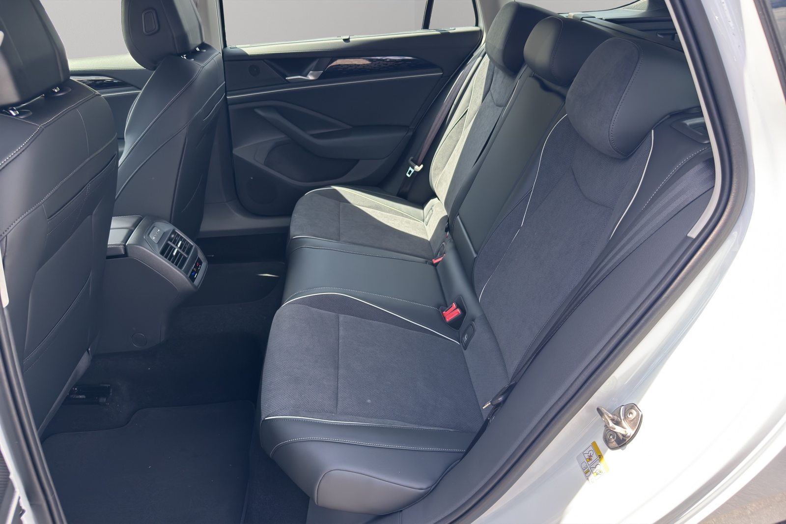 VW Passat Variant Business, Diesel, Neuwagen, Automatik - 6