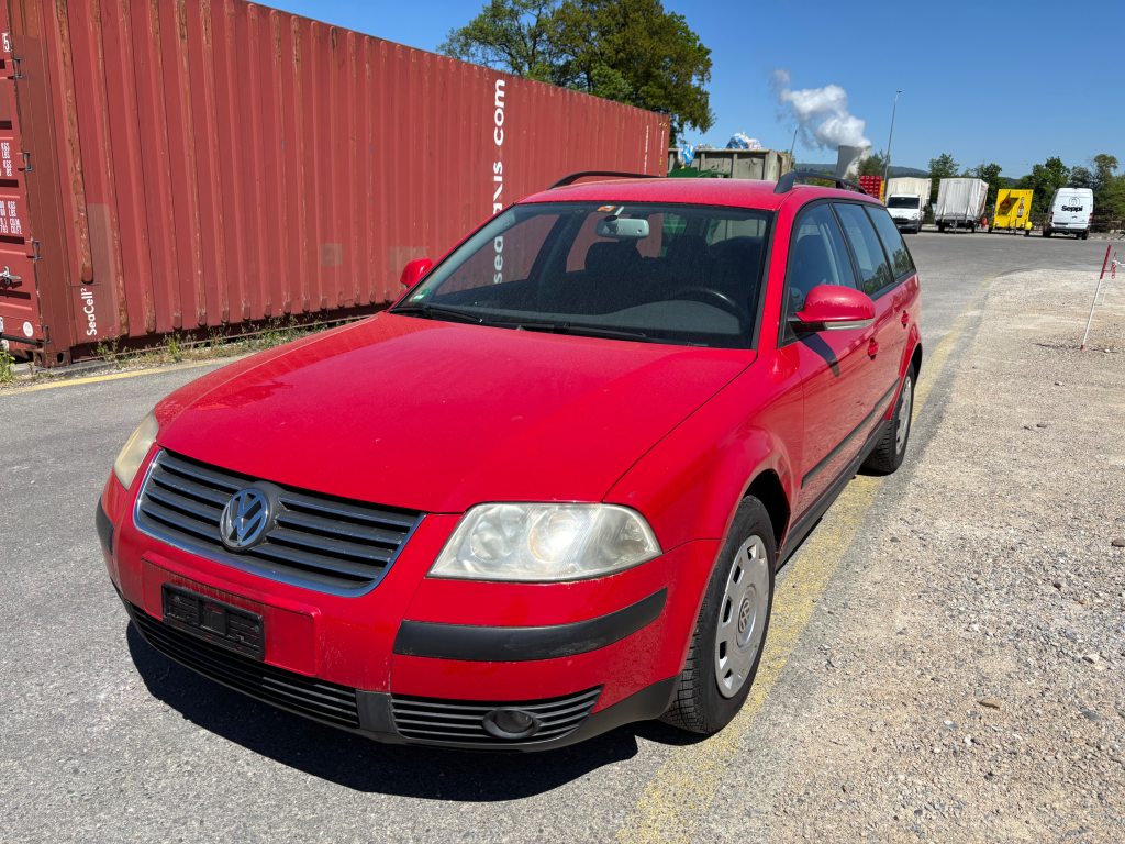VW PASSAT VARIANT 2.0 Trendline 4motion, Essence, Occasion / Utilisé, Manuelle - 3