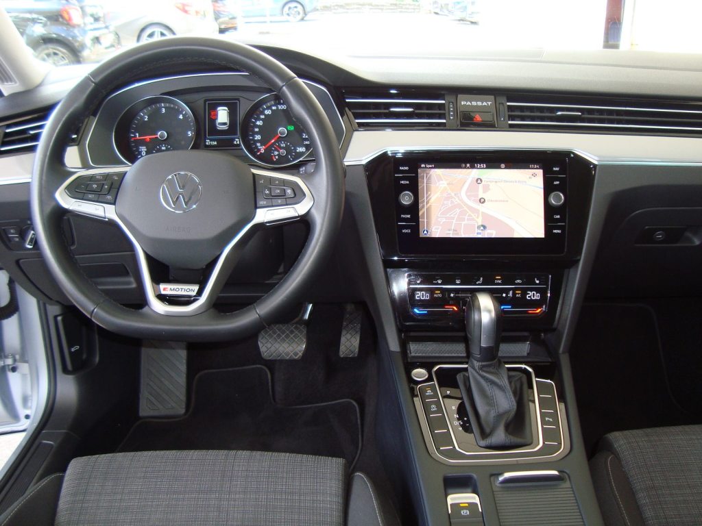VW PASSAT VARIANT 2.0 TDI 200 Business DSG 4m, Diesel, Occasion / Gebraucht, Automatik - 7