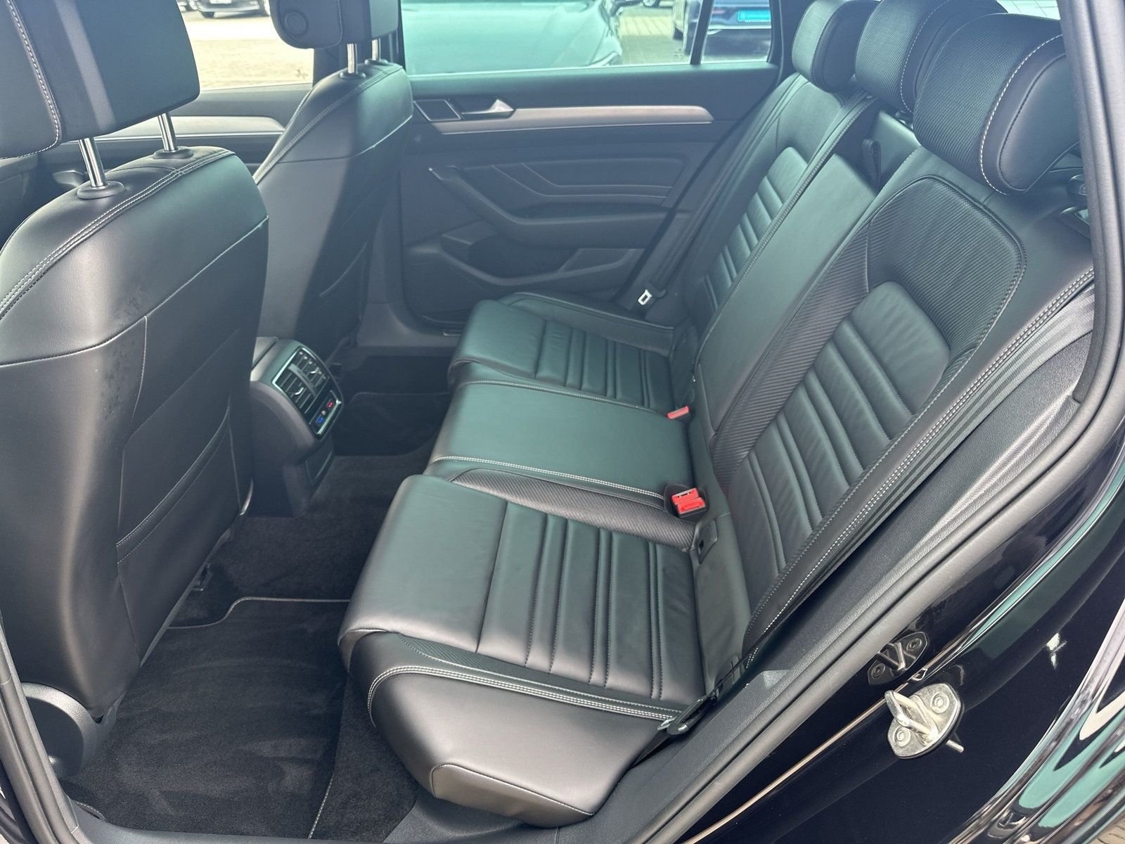 VW Passat Variant 2.0 TSI R-Line 4Motion DSG, Essence, Occasion / Utilisé, Automatique - 7
