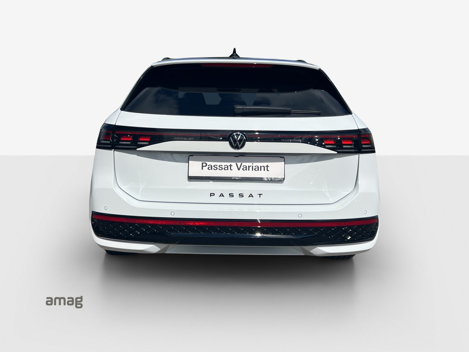 VW Passat Variant NF R-Line, Petrol, Second hand / Used, Automatic - 4