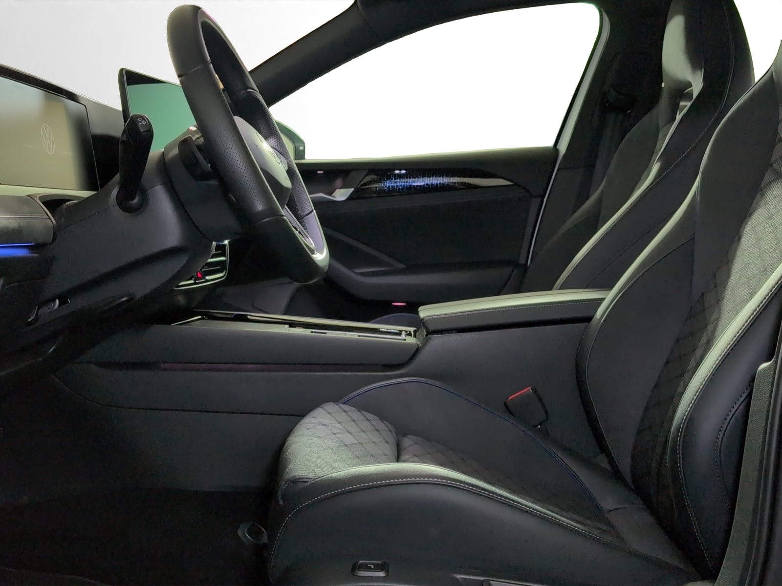 VW Passat Variant NF R-Line, Hybride Intégral Essence/Électricité, Occasion / Utilisé, Automatique - 6