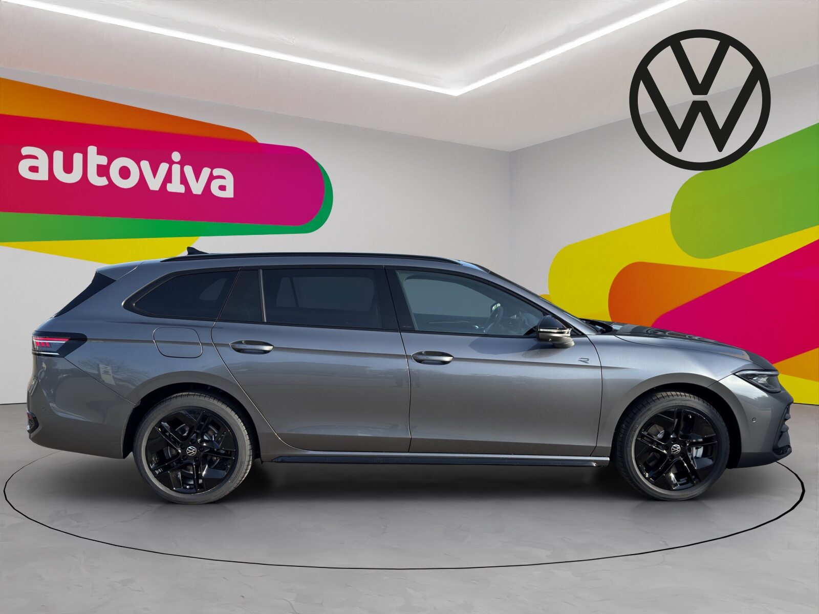 VW Passat Variant R-Line, Full-Hybrid Petrol/Electric, Second hand / Used, Automatic - 4