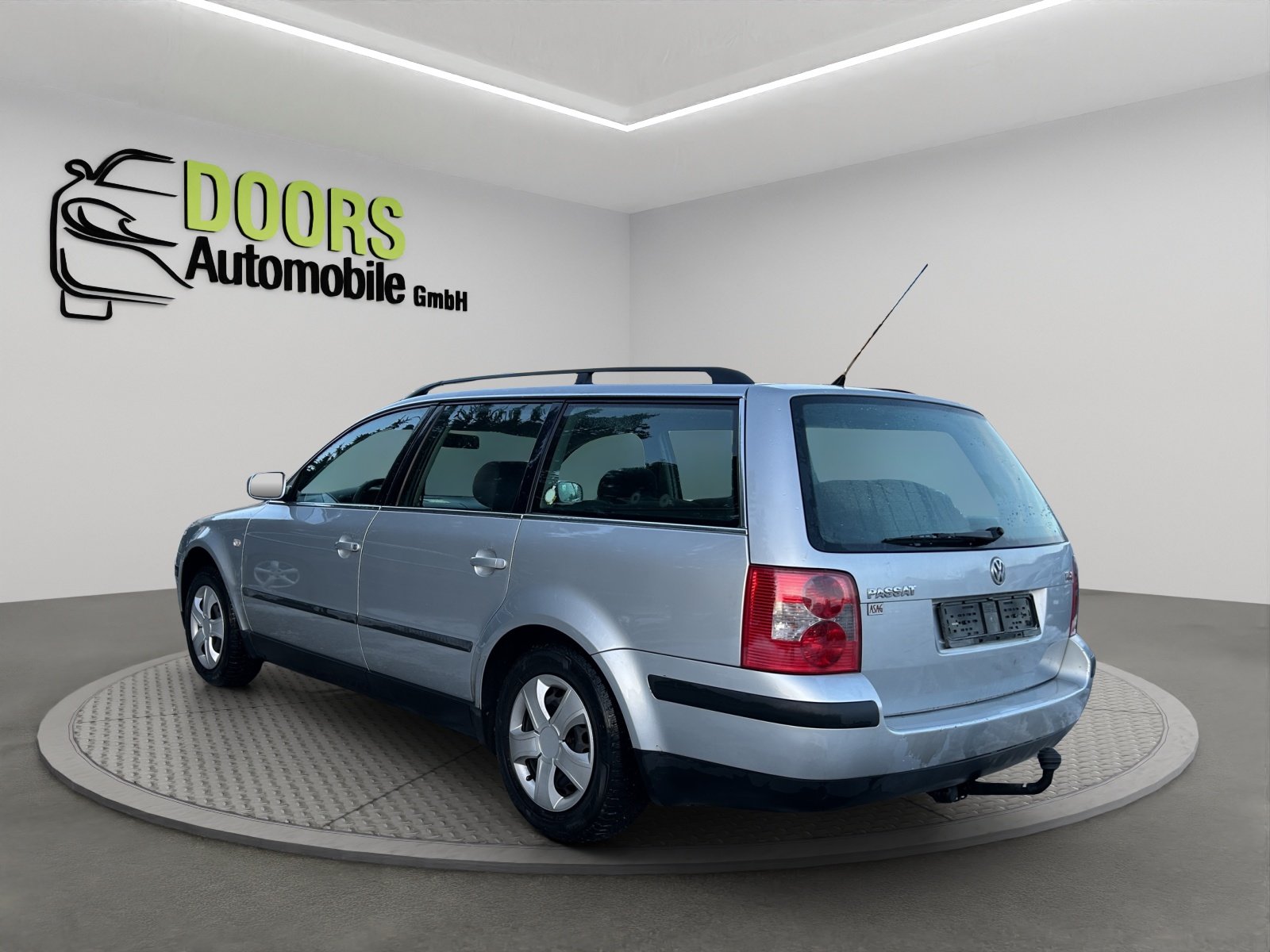 VW Passat Variant 1.9 TDI Highline, Diesel, Second hand / Used, Manual - 6