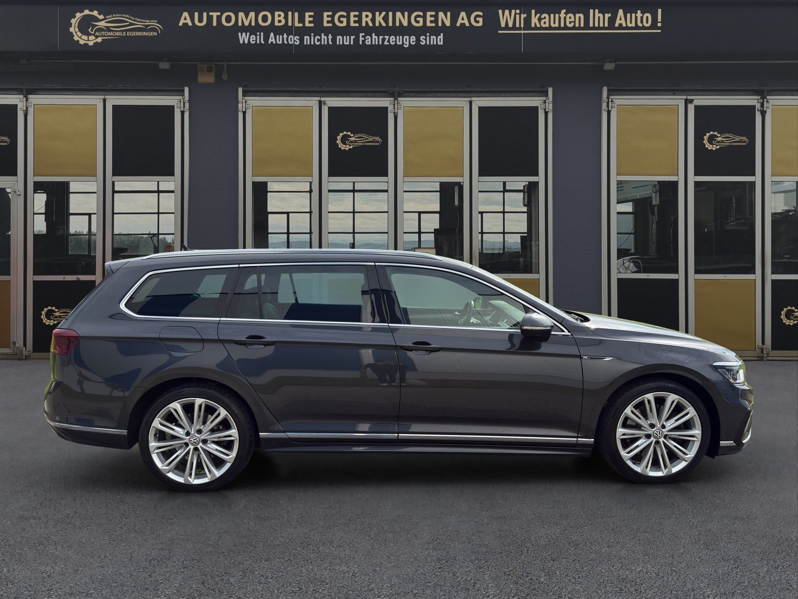 VW Passat Variant 2.0 TSI R-Line Edition 4Motion DSG, Petrol, Second hand / Used, Automatic - 4