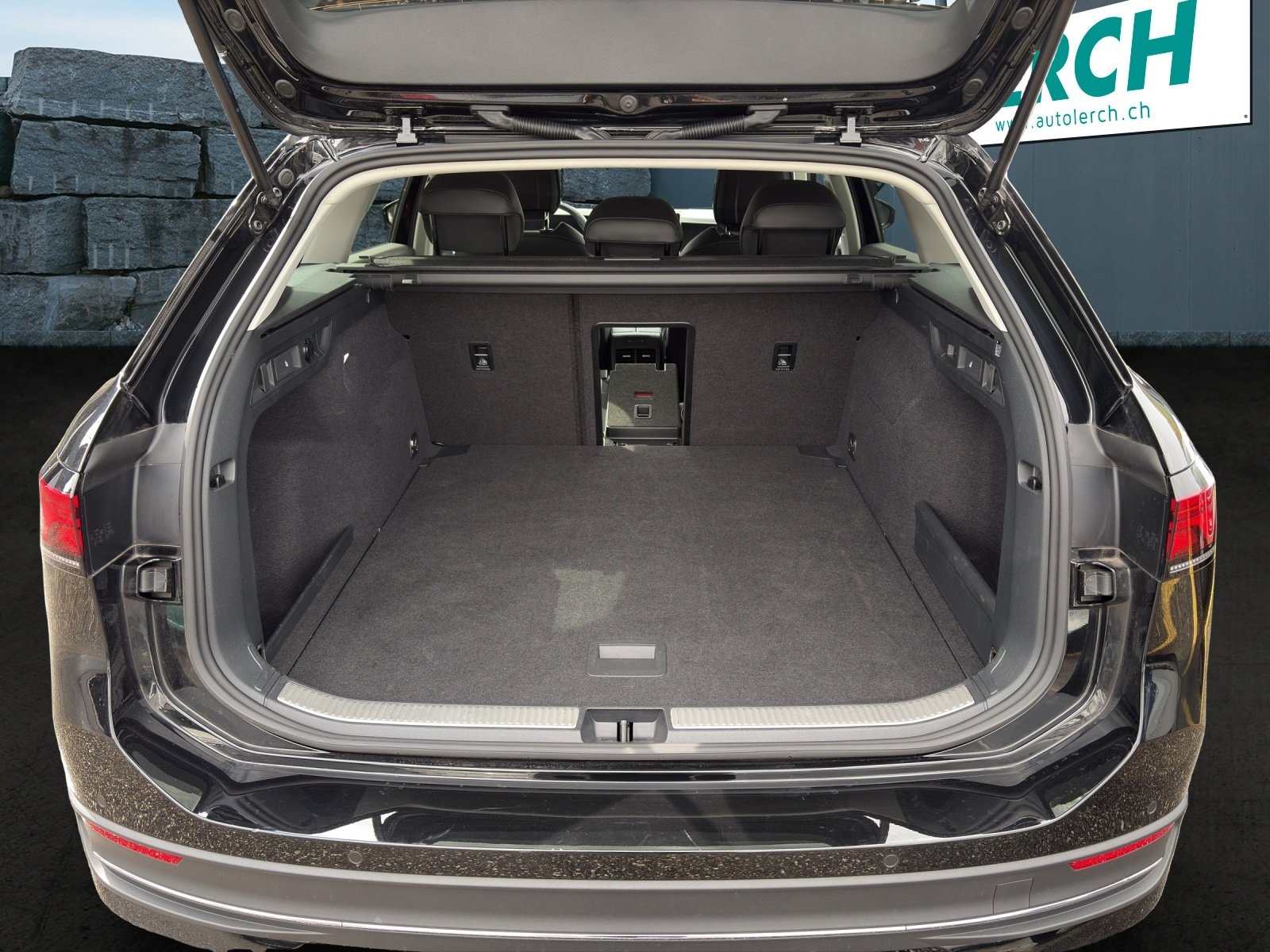 VW Passat Variant 1.5 TSI Business DSG, Full-Hybrid Petrol/Electric, Second hand / Used, Automatic - 6