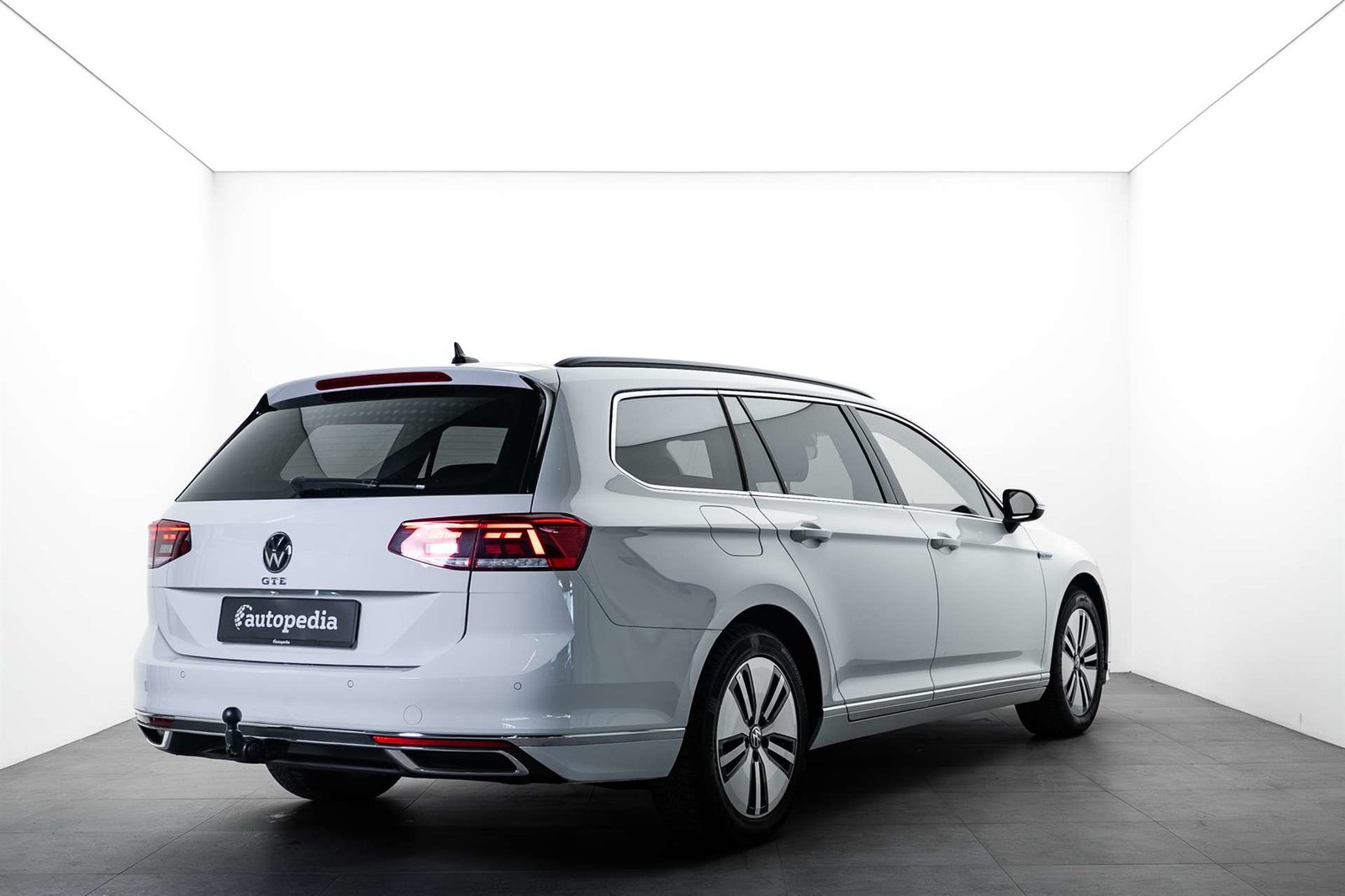 VW Passat Variant 1.4 TSI GTE Hybrid DSG 217PS, Plug-in-Hybrid Petrol/Electric, Second hand / Used, Automatic - 3