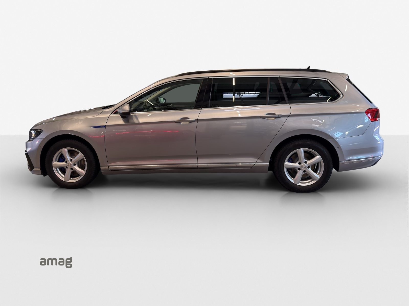 VW Passat Variant GTE, Full-Hybrid Petrol/Electric, Second hand / Used, Automatic - 2