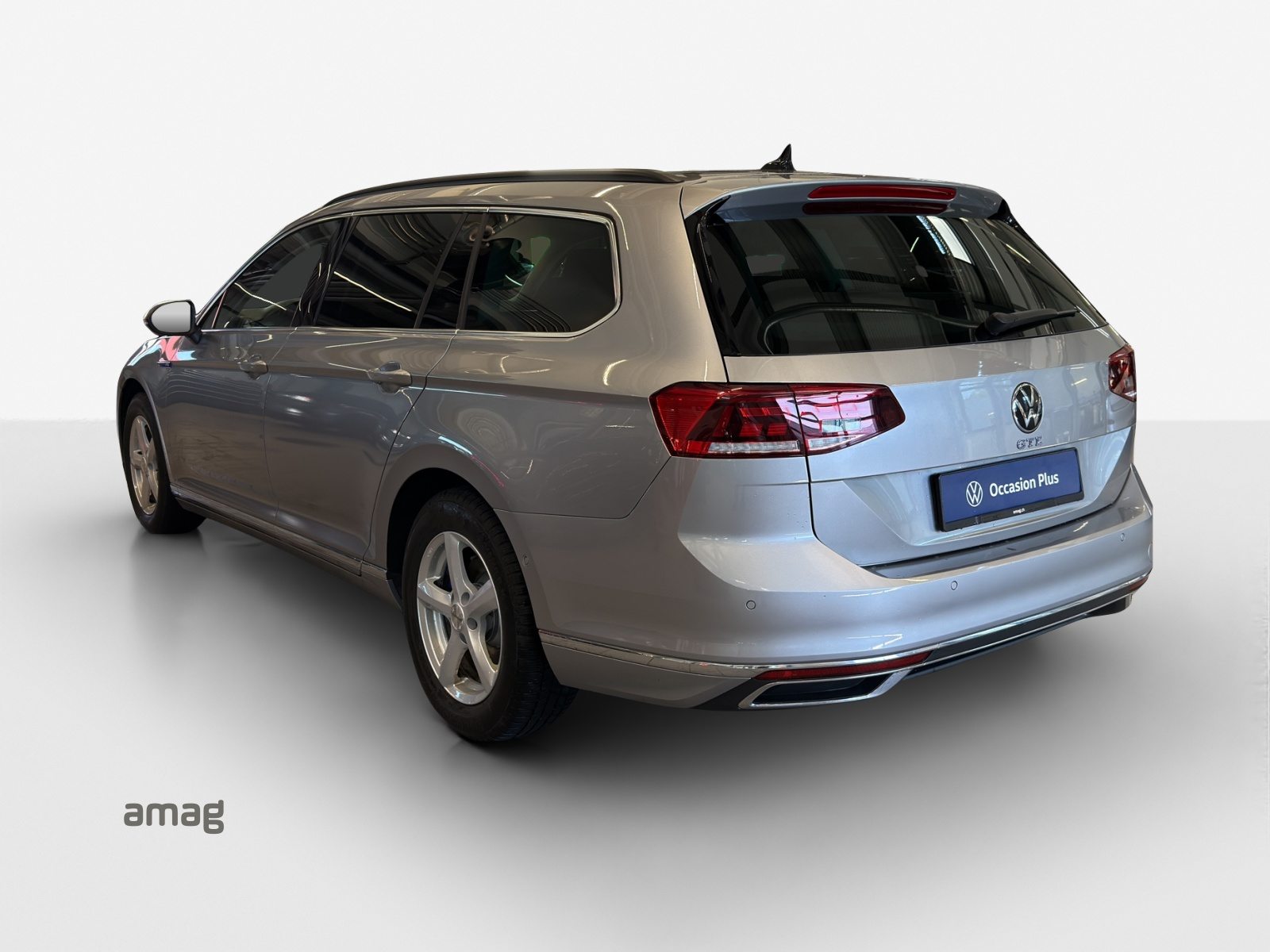 VW Passat Variant GTE, Full-Hybrid Petrol/Electric, Second hand / Used, Automatic - 3
