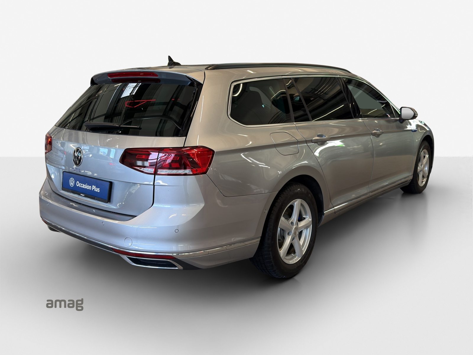 VW Passat Variant GTE, Full-Hybrid Petrol/Electric, Second hand / Used, Automatic - 5
