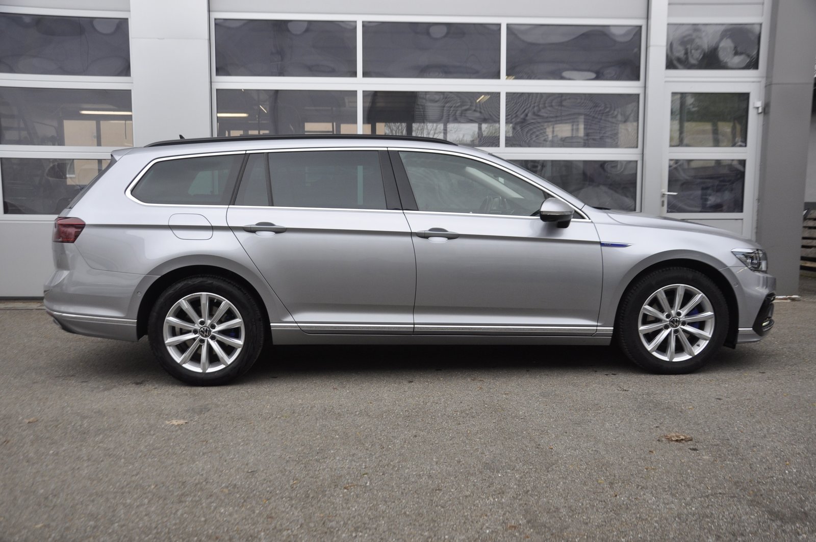 VW Passat Variant 1.4 TSI GTE Hybrid DSG I Anhängerkupplung, Plug-in-Hybrid Benzina/Elettrica, Occasioni / Usate, Automatico - 2