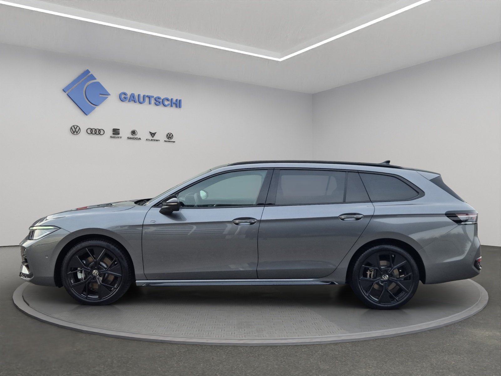 VW Passat Variant 2.0 TSI evo4 R-Line 4 Motion DSG, Mild-Hybrid Petrol/Electric, Second hand / Used, Automatic - 2
