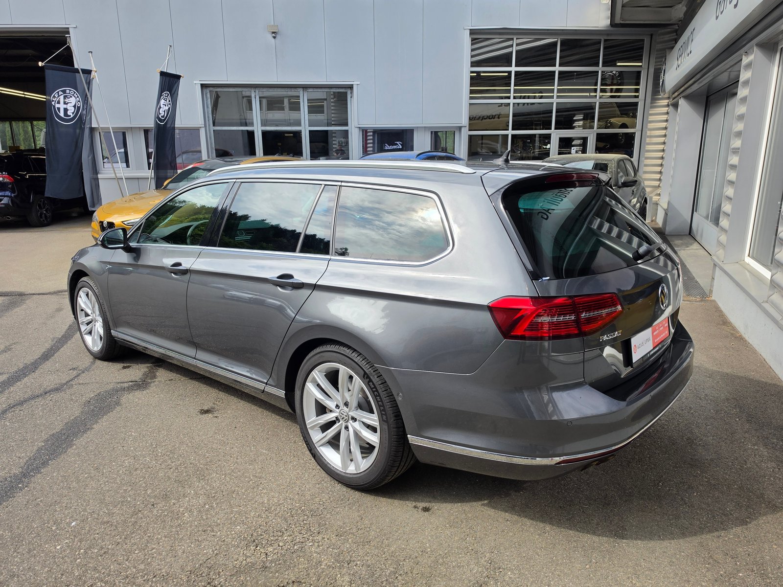 VW Passat Variant 1.8 TSI BMT Highline DSG, Benzin, Occasion / Gebraucht, Automatik - 2