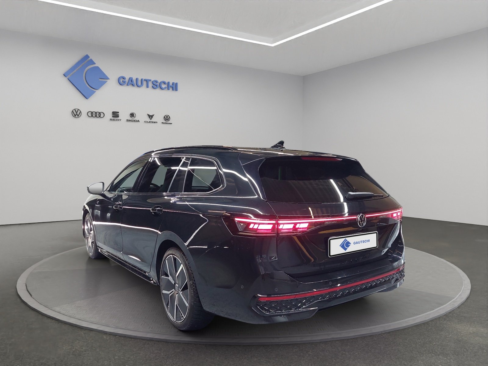 VW Passat Variant 2.0 TSI evo4 R-Line 4 Motion DSG, Mild-Hybrid Petrol/Electric, Second hand / Used, Automatic - 3