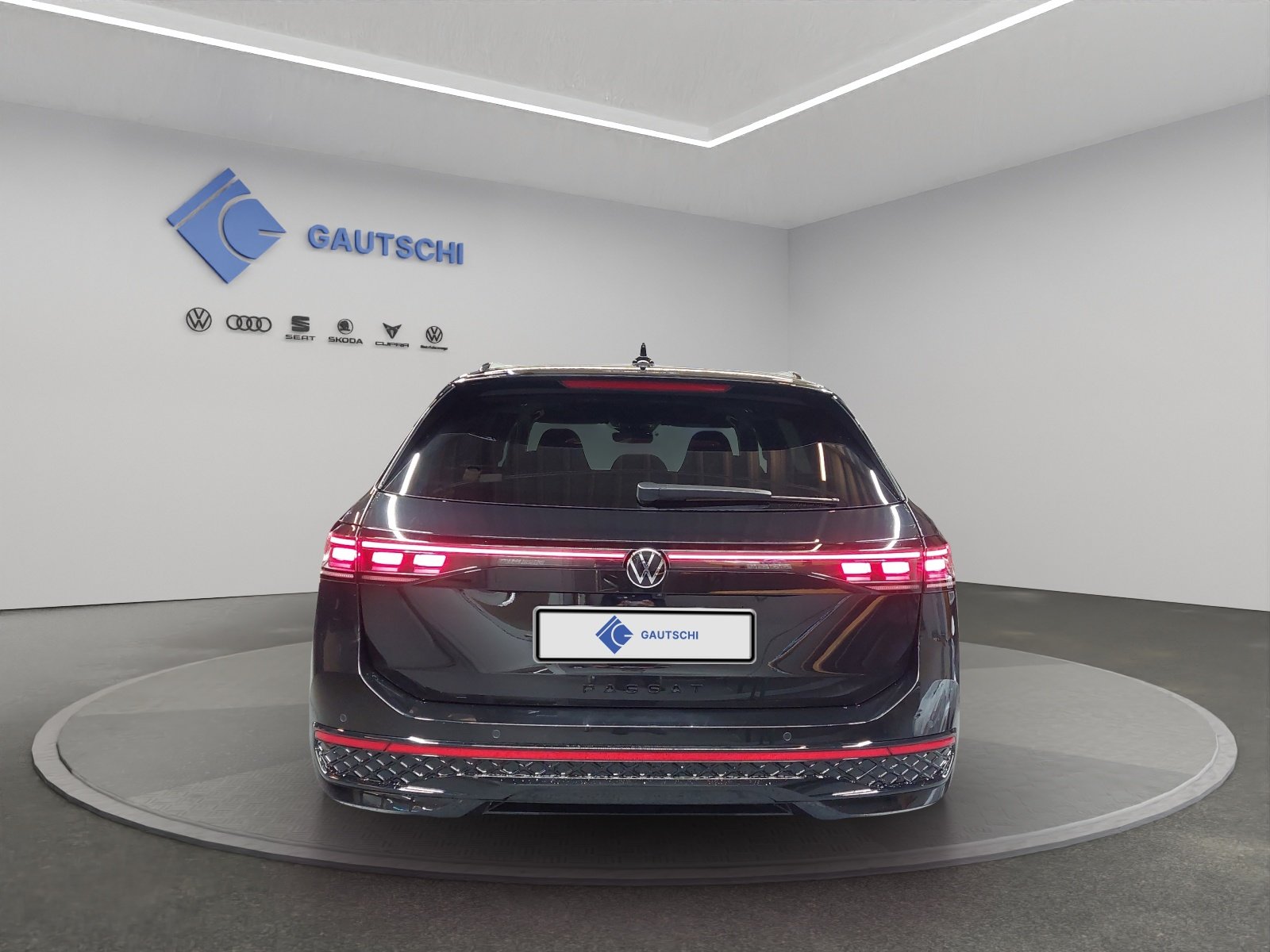 VW Passat Variant 2.0 TSI evo4 R-Line 4 Motion DSG, Mild-Hybrid Petrol/Electric, Second hand / Used, Automatic - 4