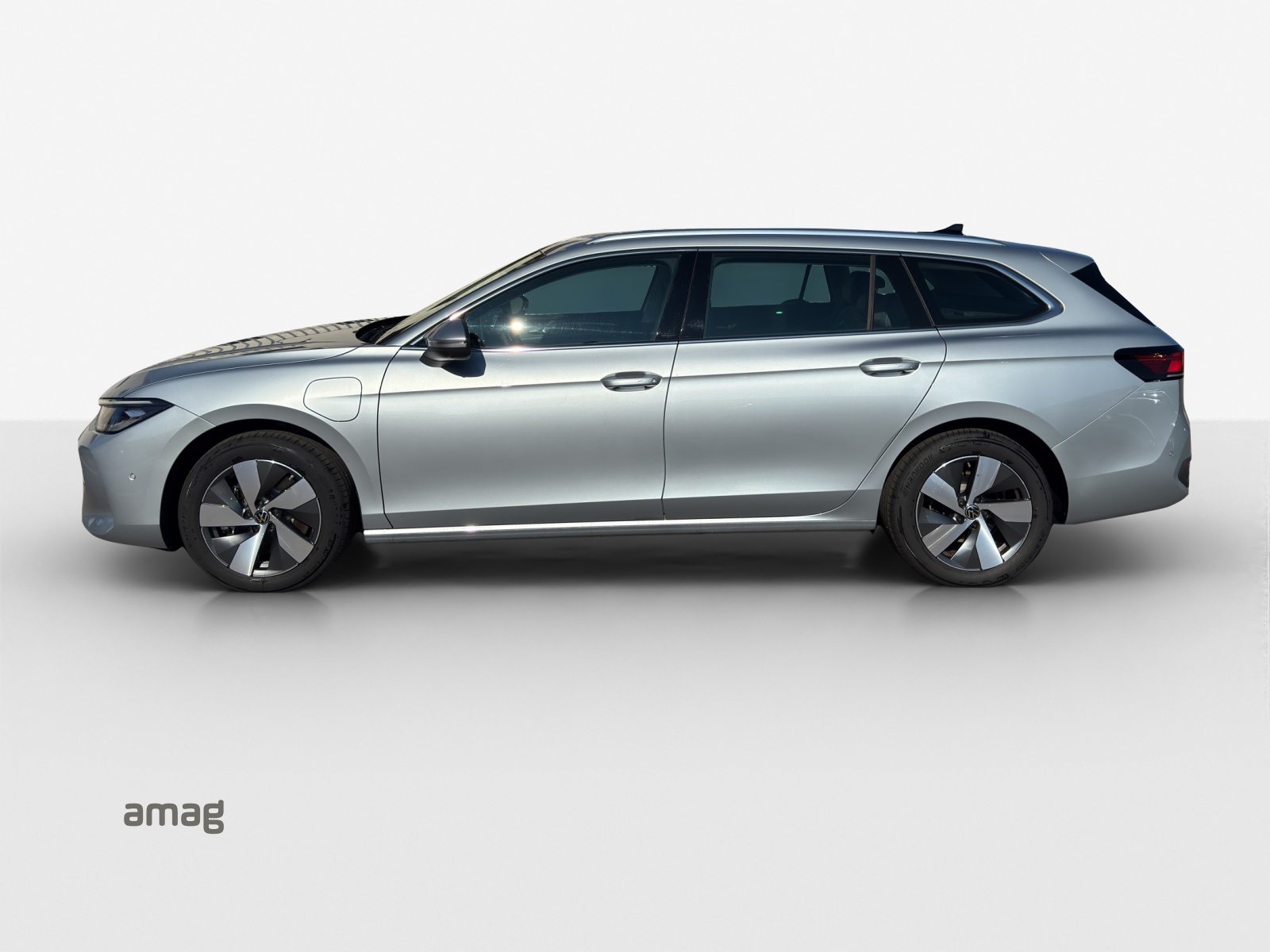 VW Passat Variant NF Business, Voll-Hybrid Benzin/Elektro, Occasion / Gebraucht, Automatik - 2