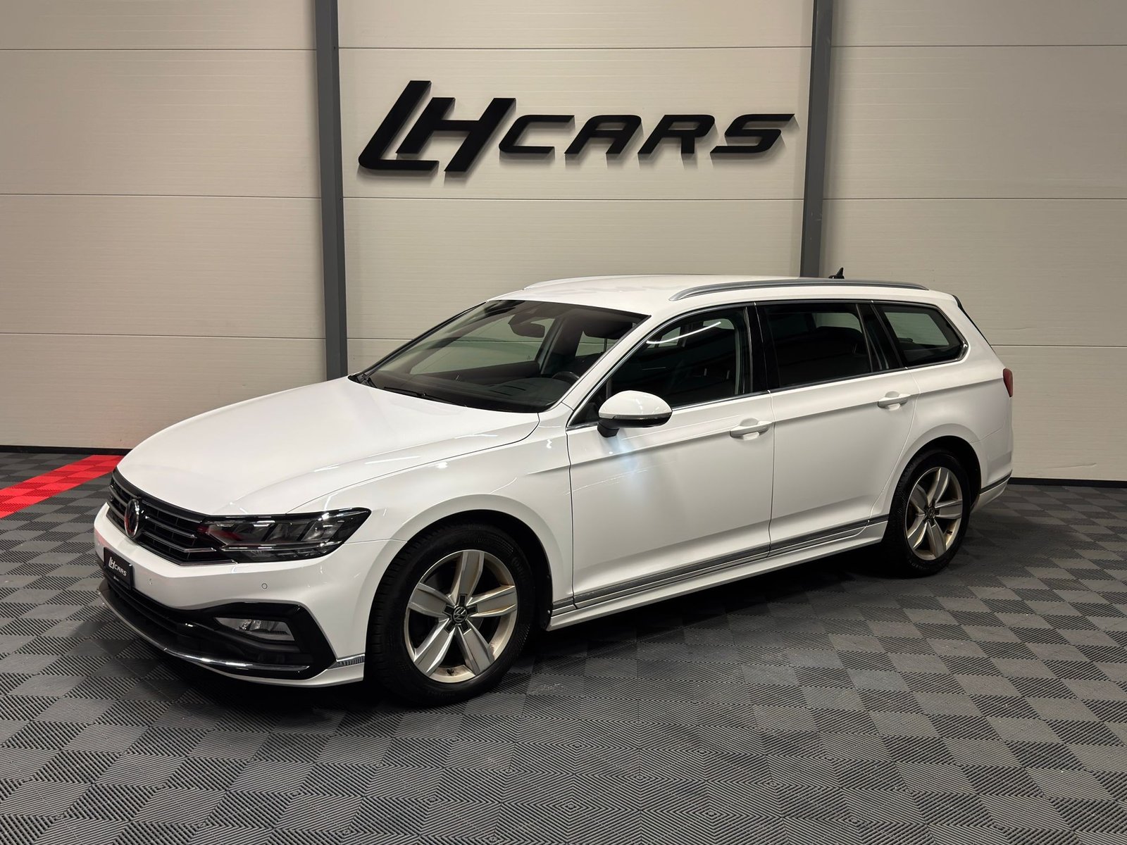 VW Passat Variant 2.0 TDI 190 Elegance DSG 4m R-Line