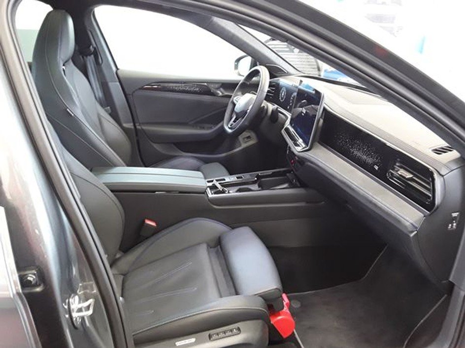 VW Passat Variant 2.0 TSI evo4 R-Line 4 Motion DSG 5 Jahre 1, Benzina, Occasioni / Usate, Automatico - 7