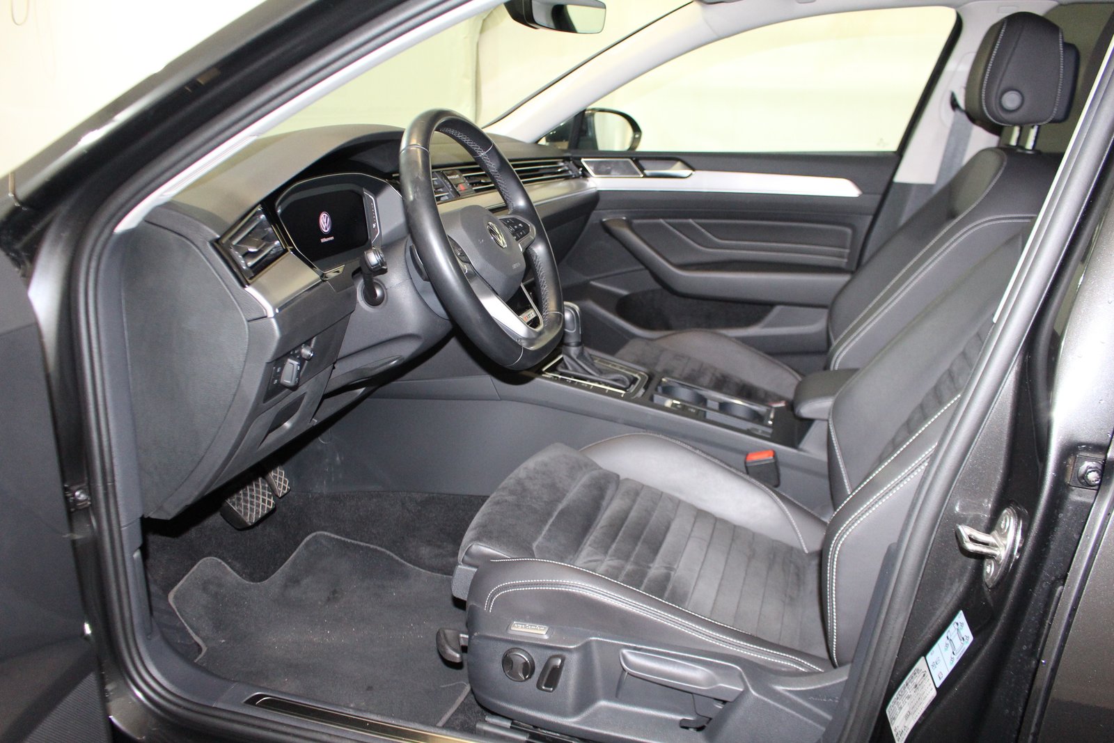 VW Passat Variant 2.0 TSI Elegance DSG 4m, Essence, Occasion / Utilisé, Automatique - 7